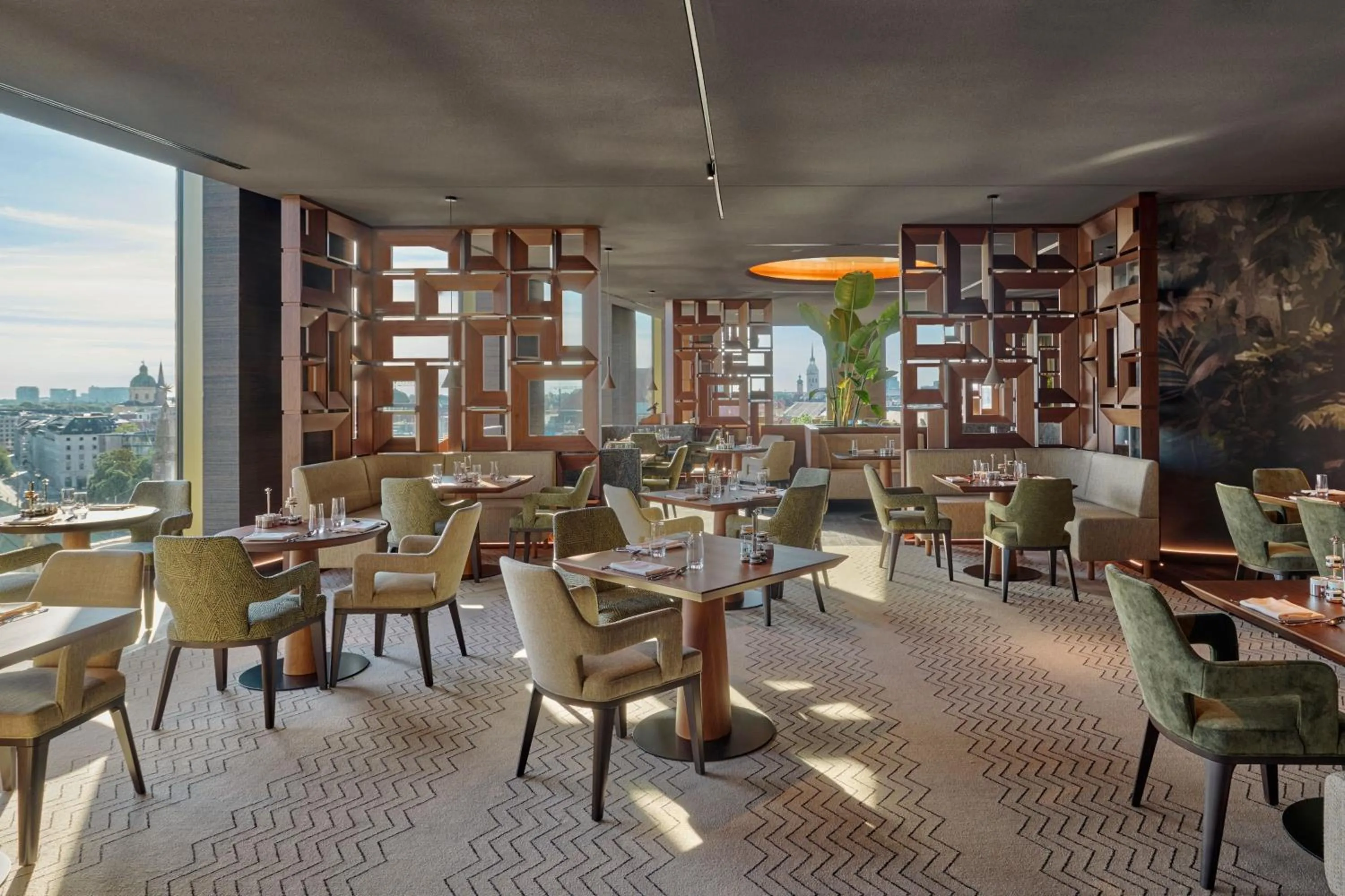 Restaurant/places to eat in Koenigshof, a Luxury Collection Hotel, Munich