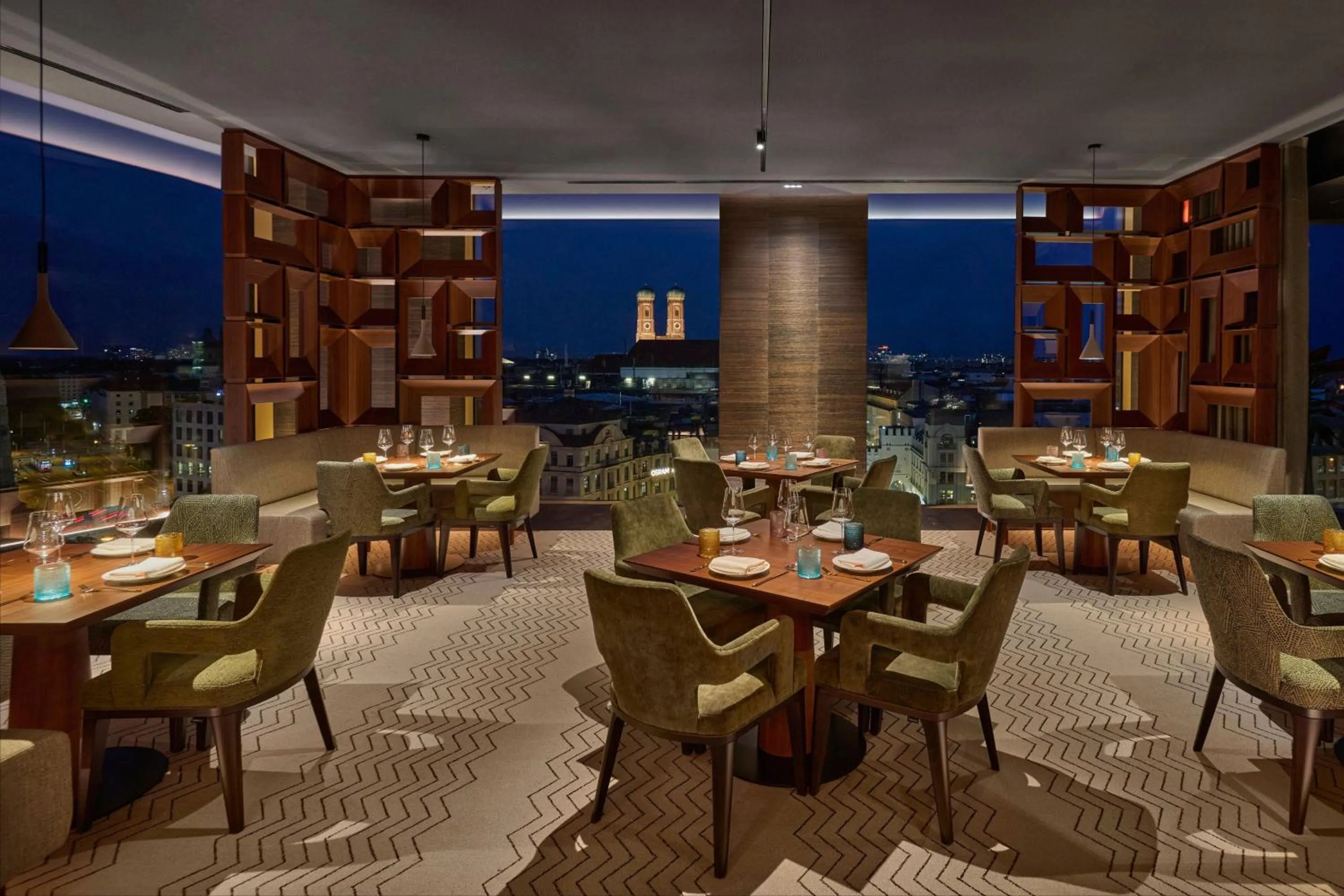 Restaurant/places to eat in Koenigshof, a Luxury Collection Hotel, Munich