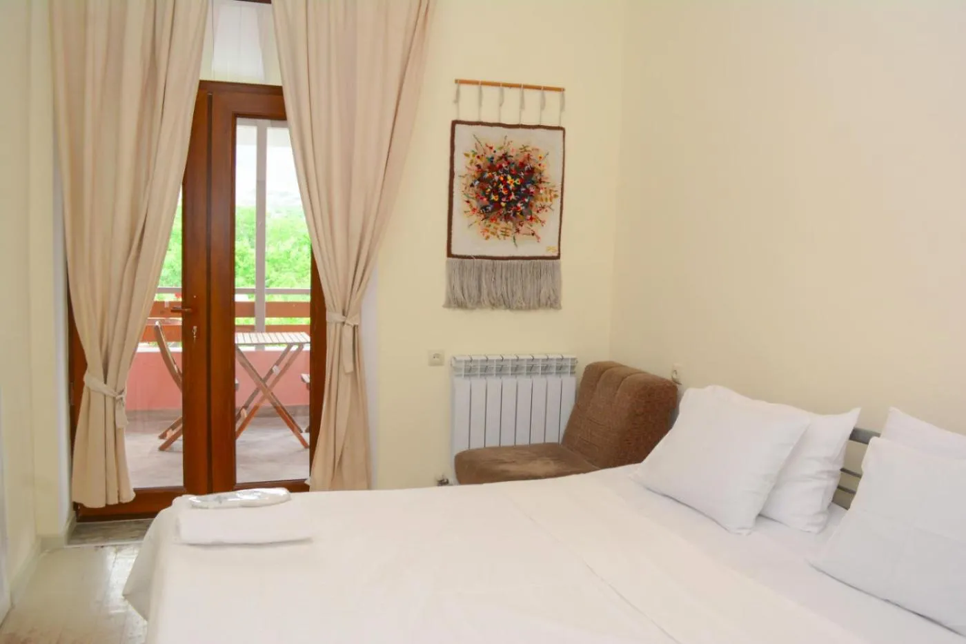 Single Room with Balcony - single occupancy in Old Bridge B&B
