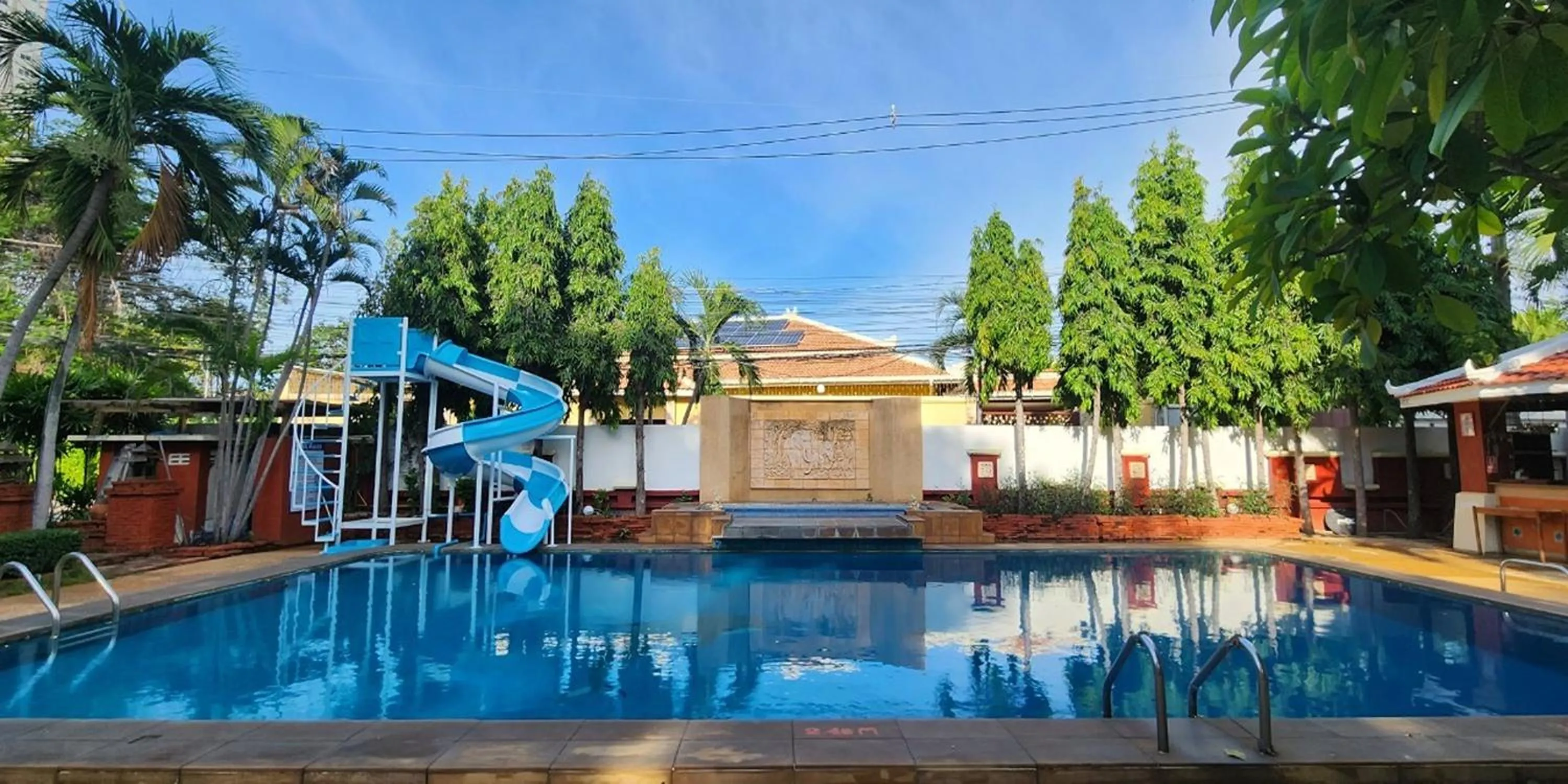 Swimming pool in Safari Riviera Resort