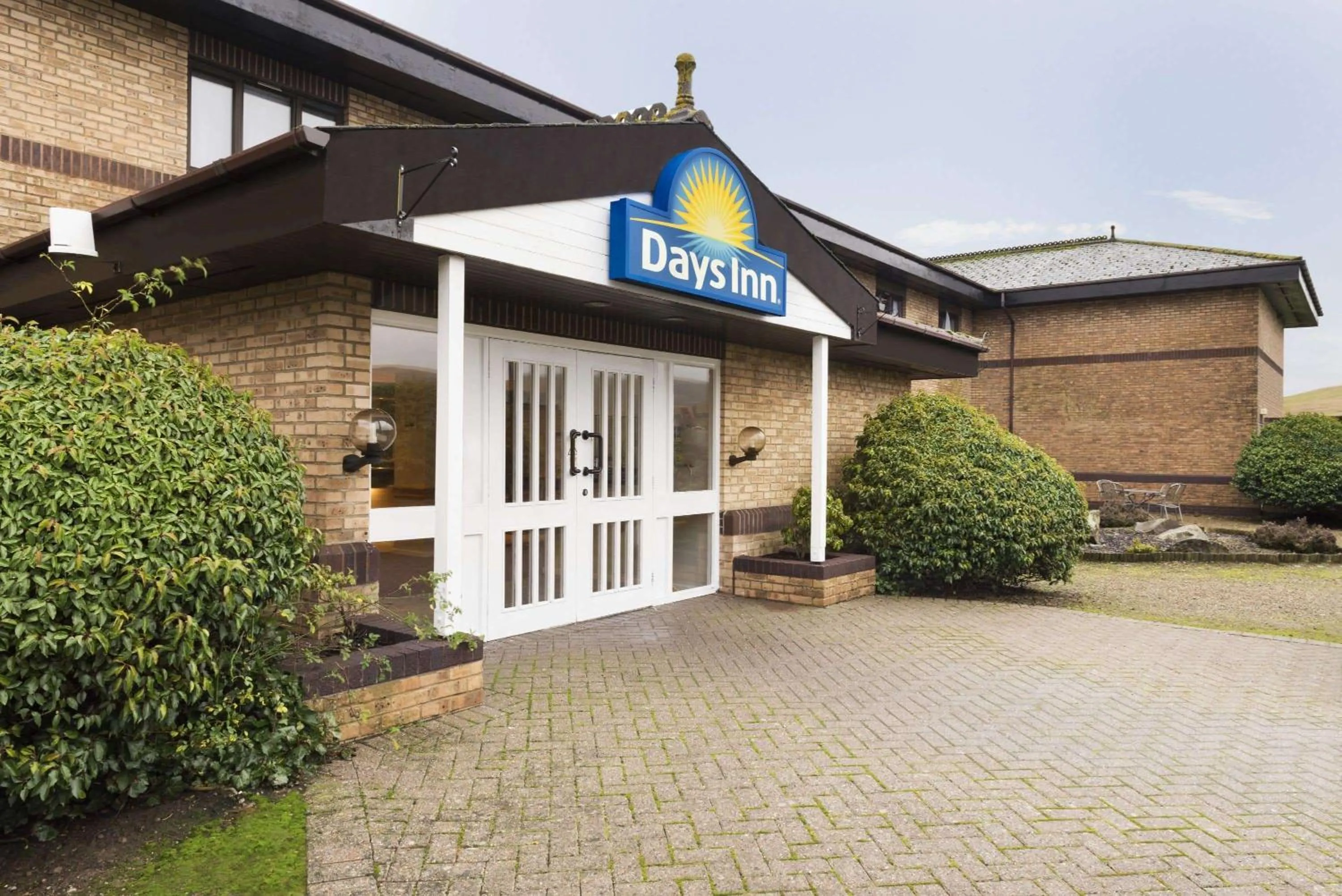 Property building in Days Inn Hotel Abington - Glasgow