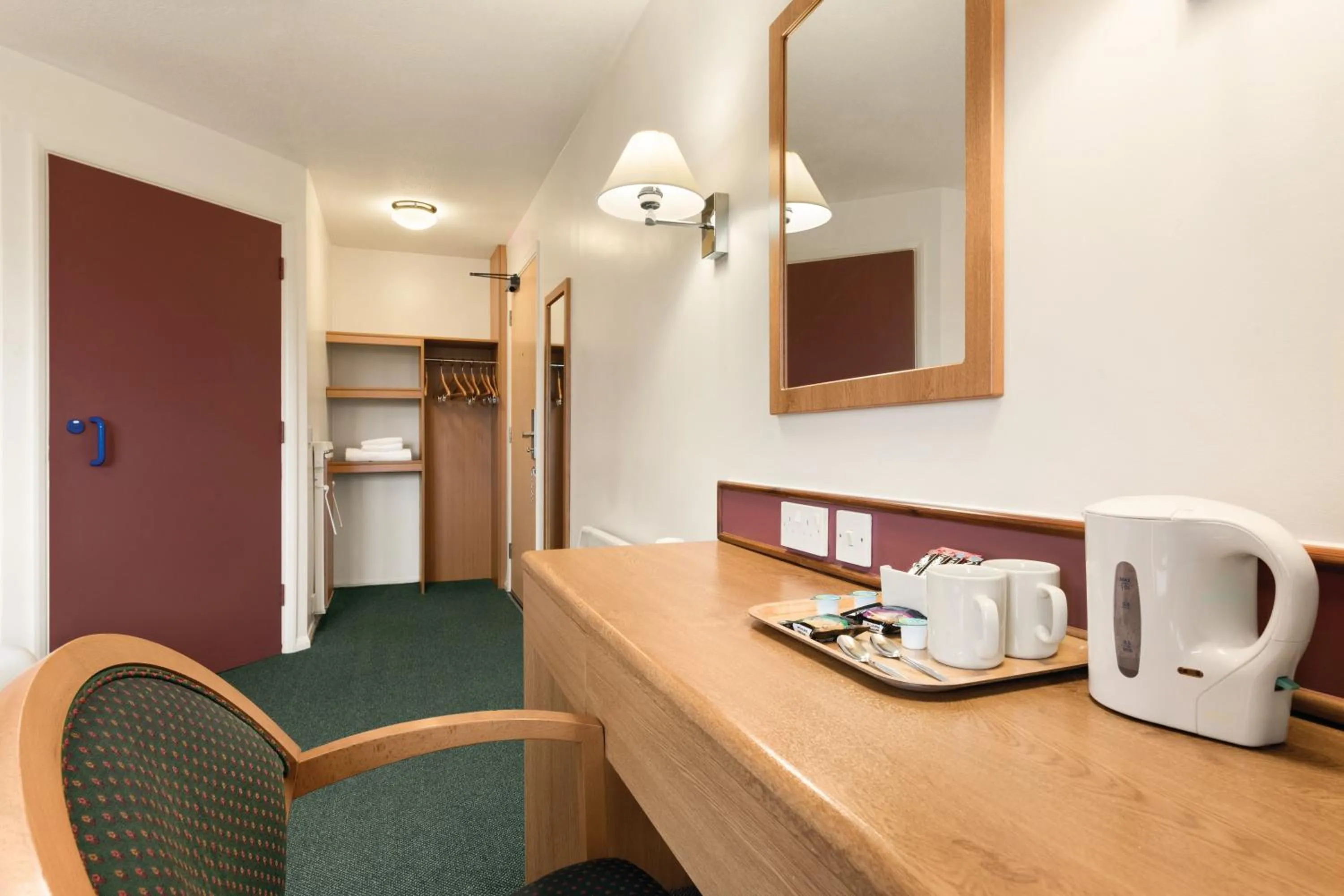 Coffee/tea facilities in Days Inn Hotel Abington - Glasgow