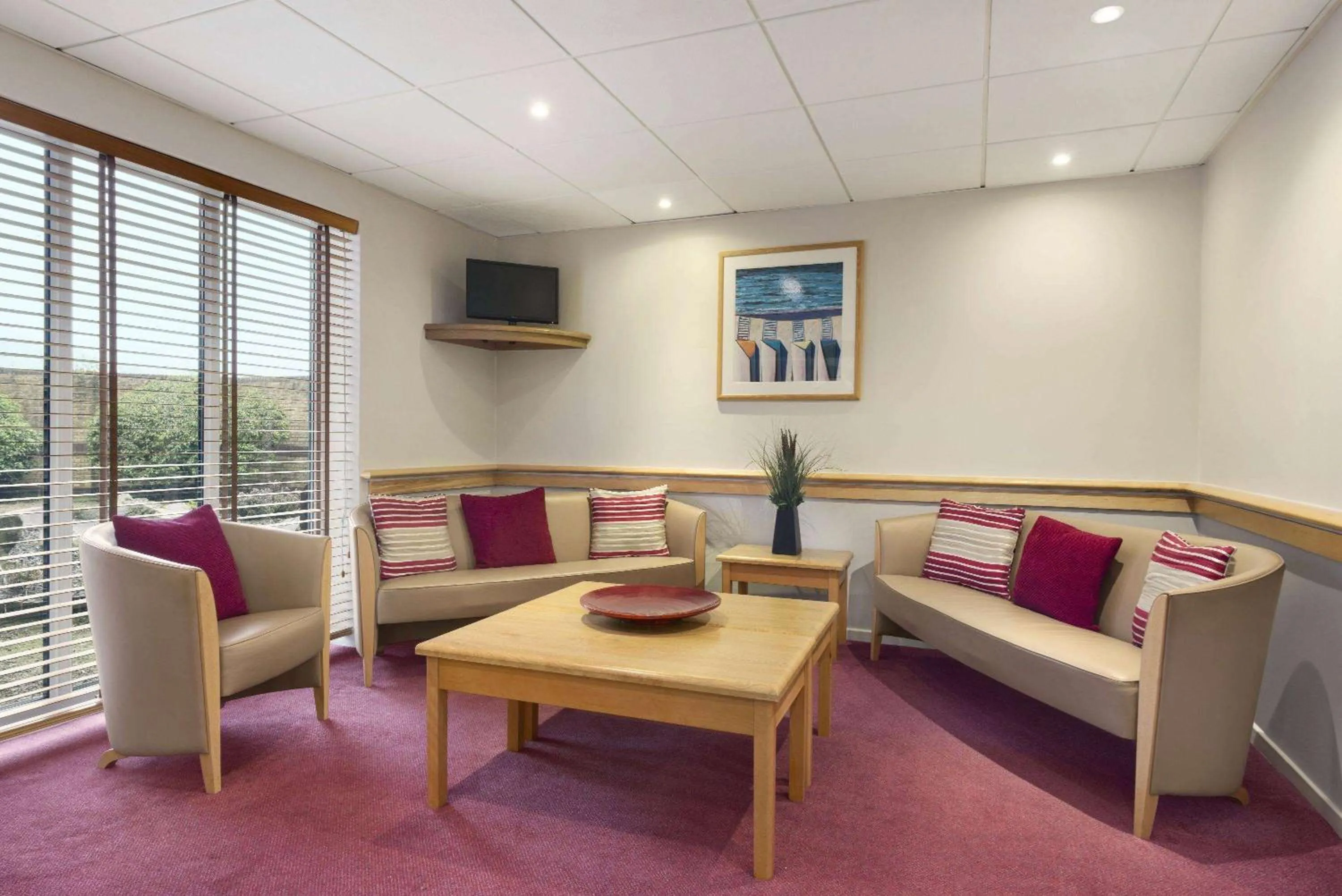 Lobby or reception in Days Inn Hotel Abington - Glasgow