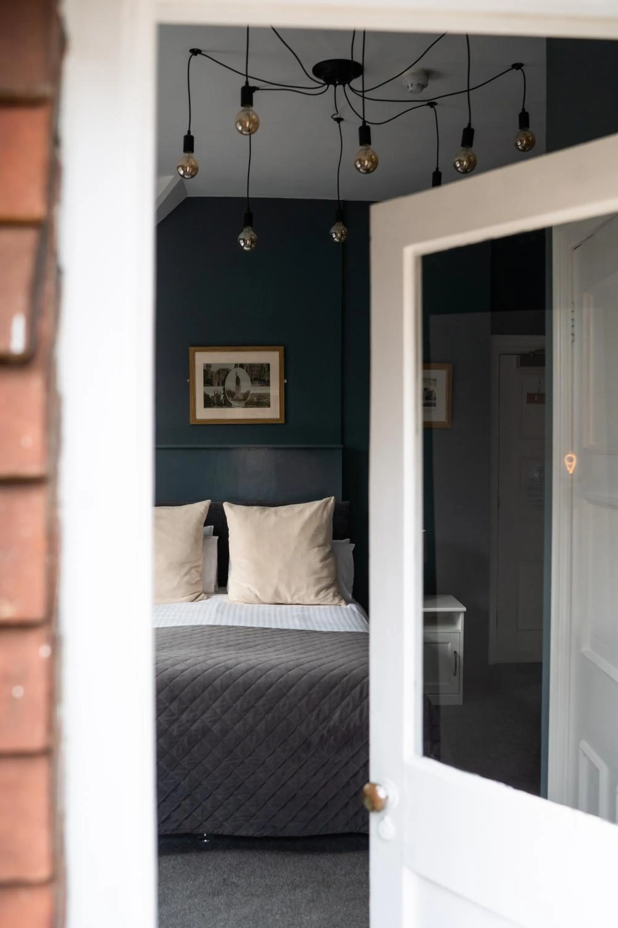 Bed in The Plough Itchen Abbas