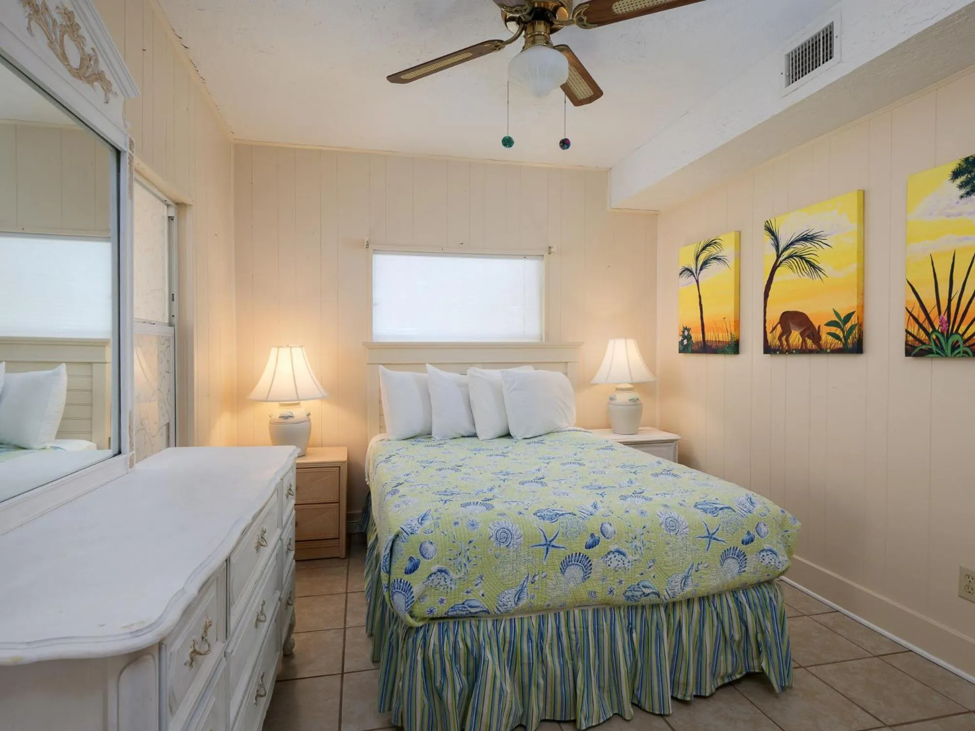 Bed in Sea Aire Oceanfront Inn