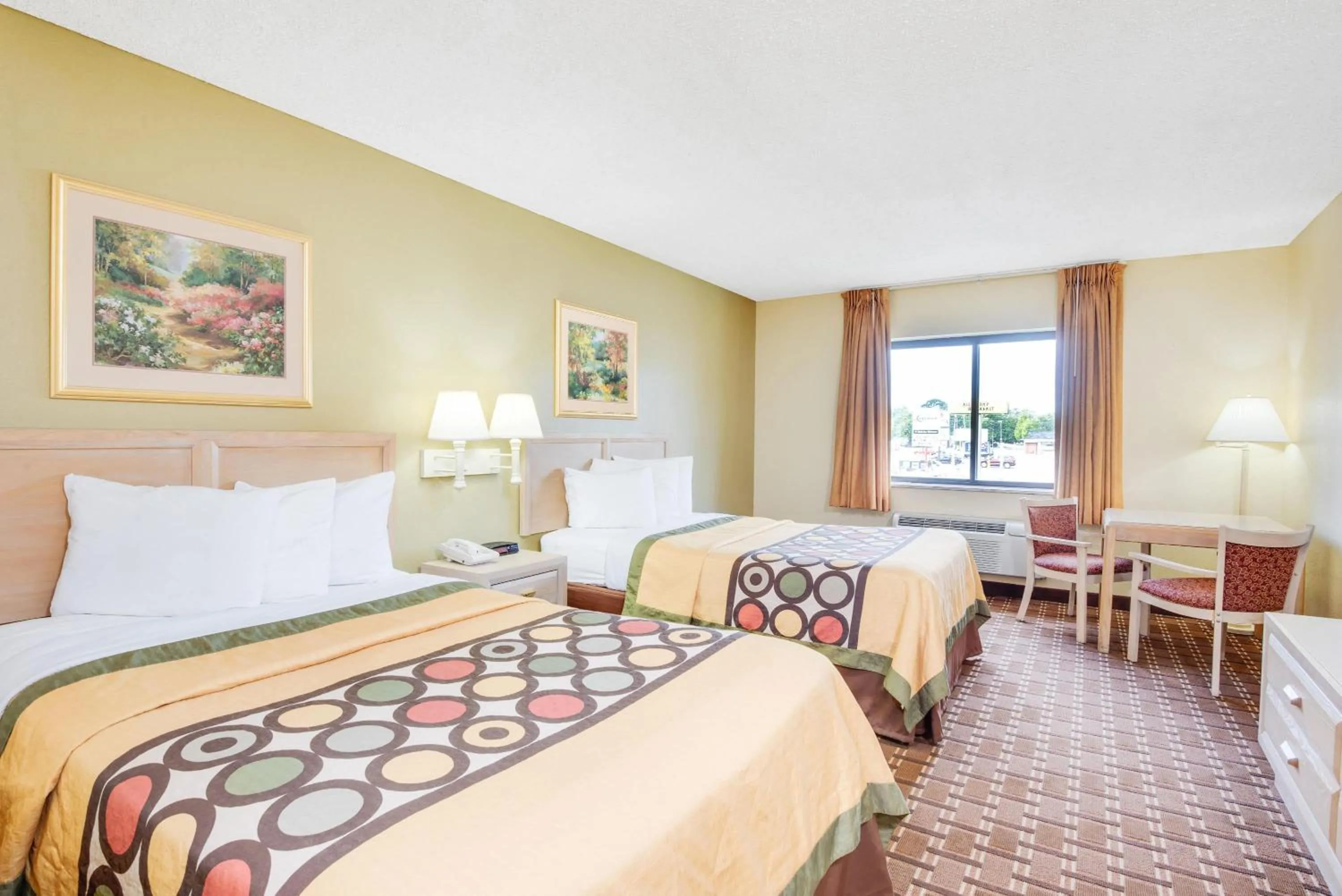 Photo of the whole room, Bed in Super 8 by Wyndham Port Clinton