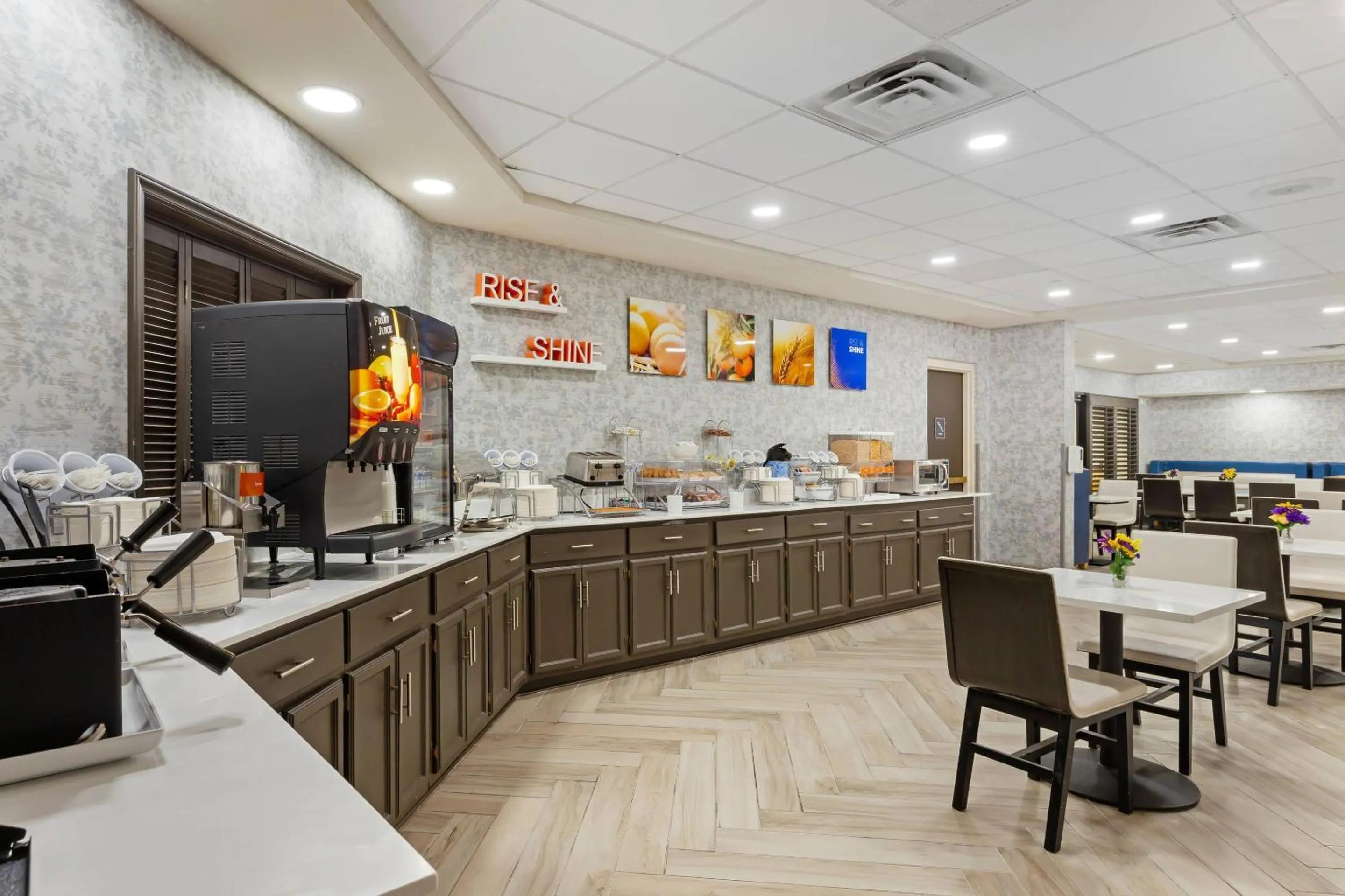 Breakfast in Comfort Inn & Suites Greenville Near East Carolina University