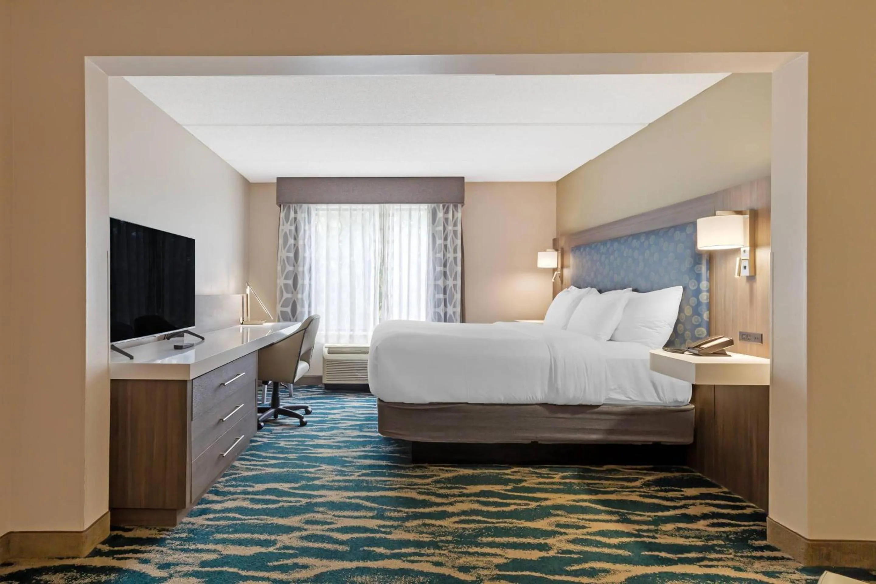 Bedroom, Bed in Comfort Inn & Suites Greenville Near East Carolina University