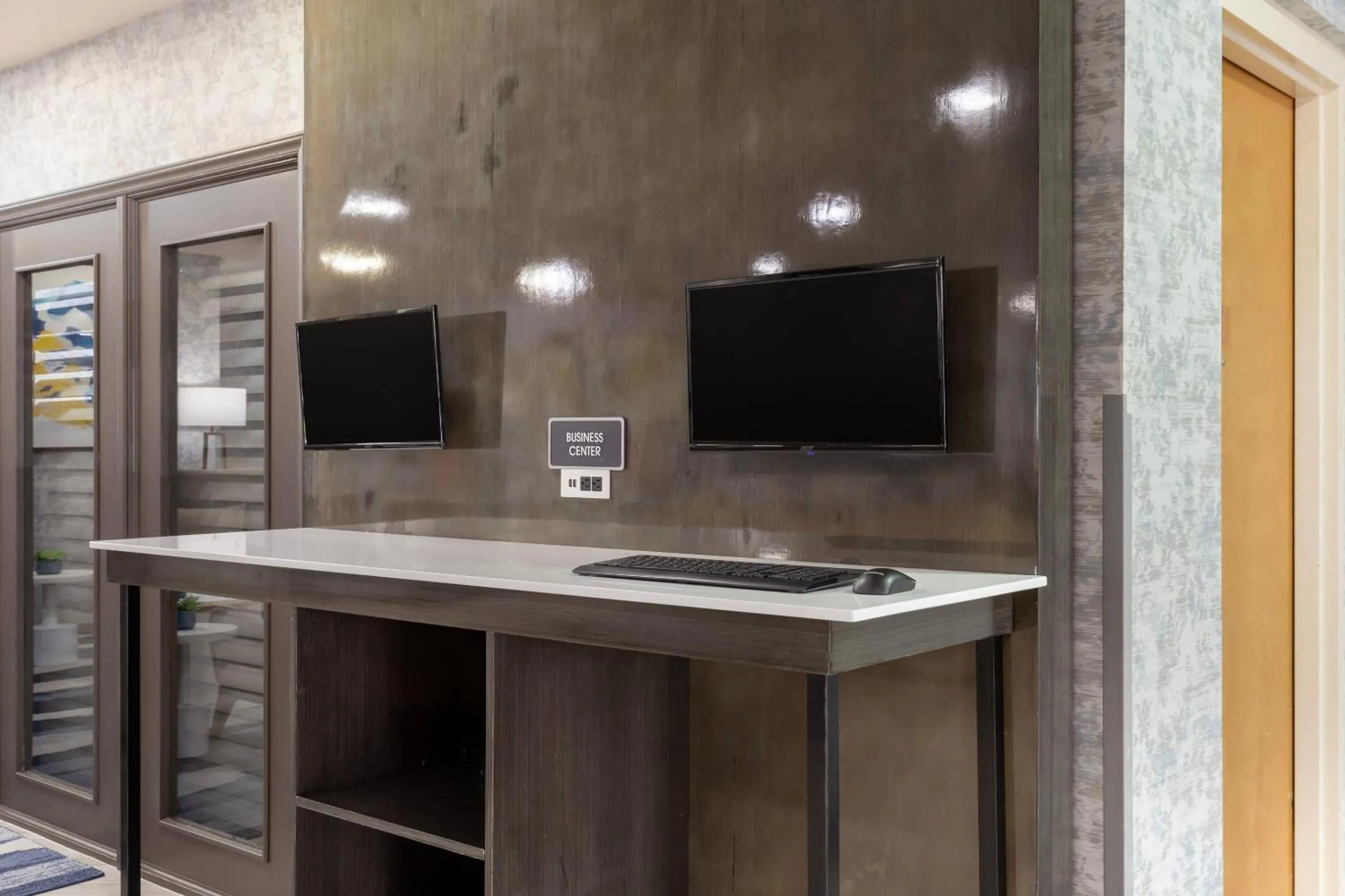 Business facilities in Comfort Inn & Suites Greenville Near East Carolina University