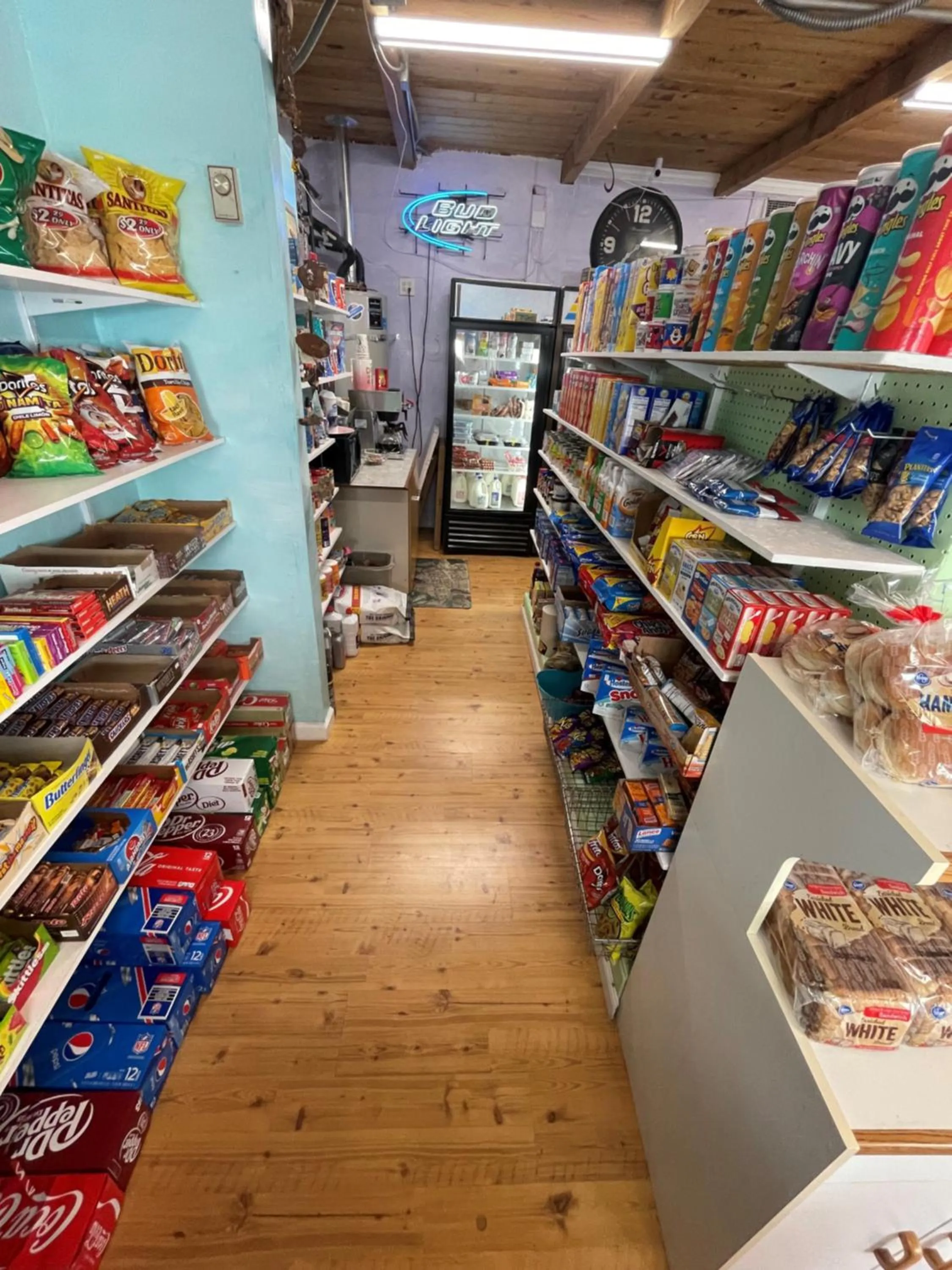 Supermarket/grocery shop in Sugarloaf Mountain Motel