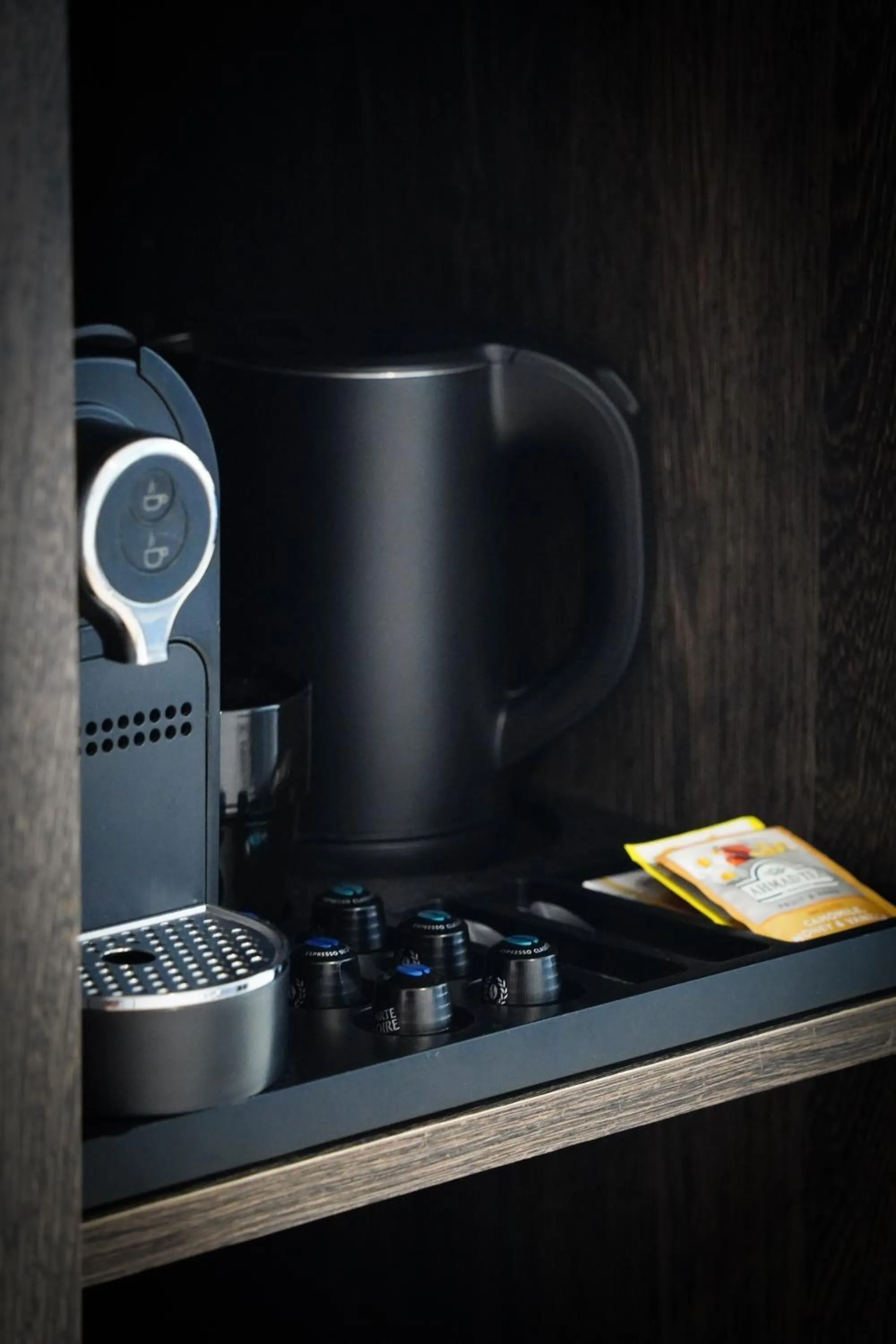 Coffee/tea facilities in Hotel Beaurivage