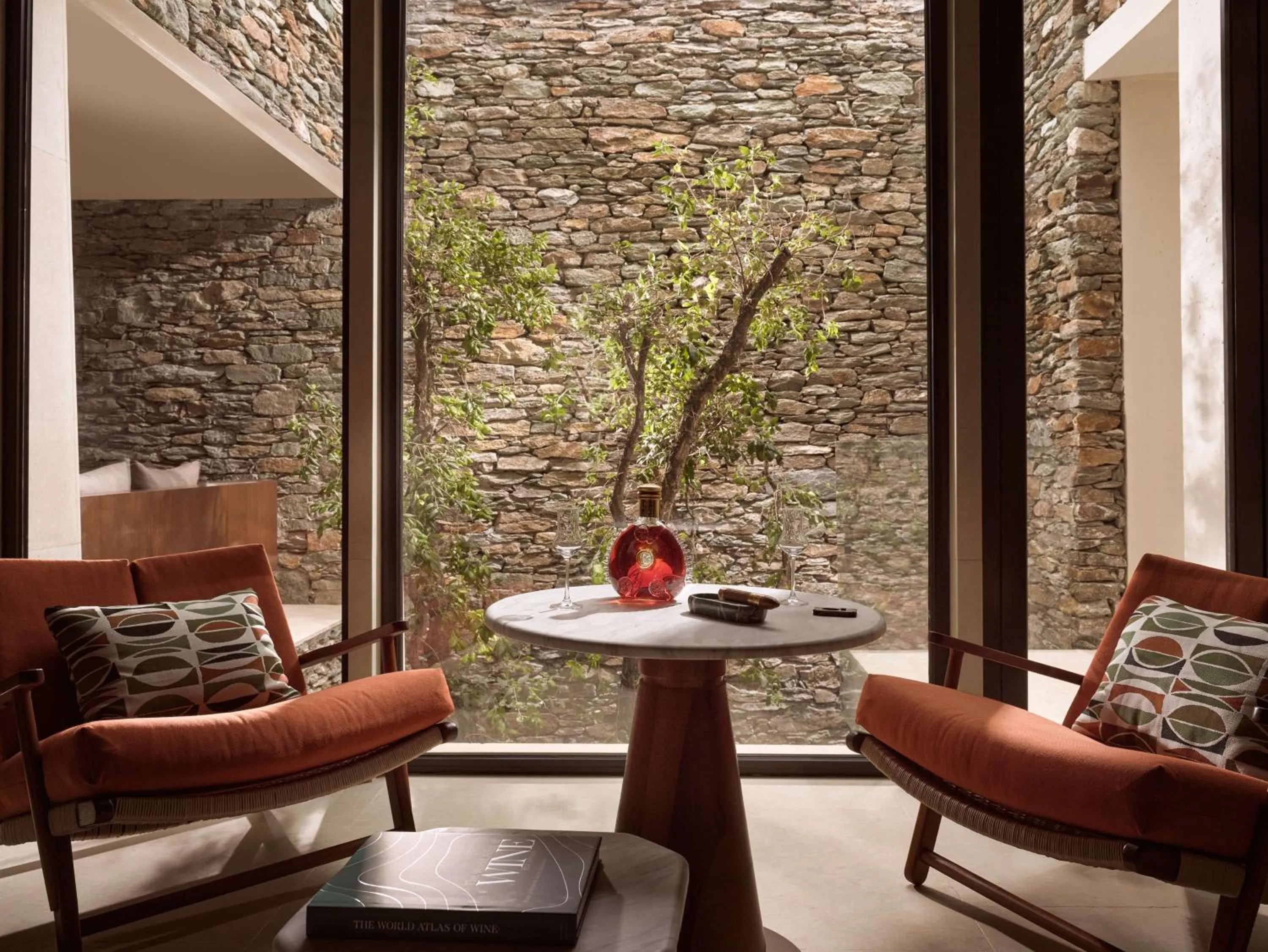 Lounge or bar in One&Only Kéa Island