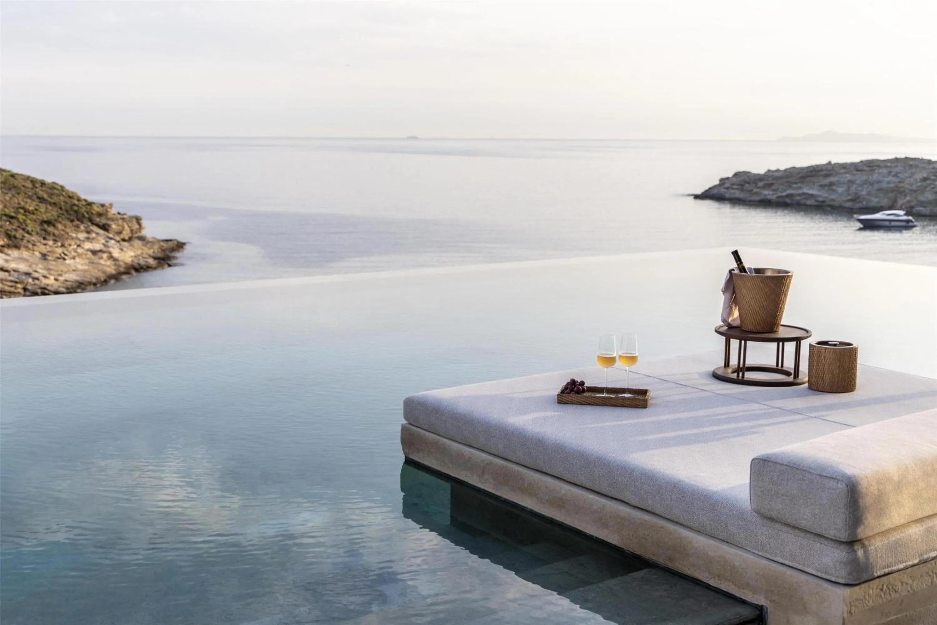 Bedroom in One&Only Kéa Island