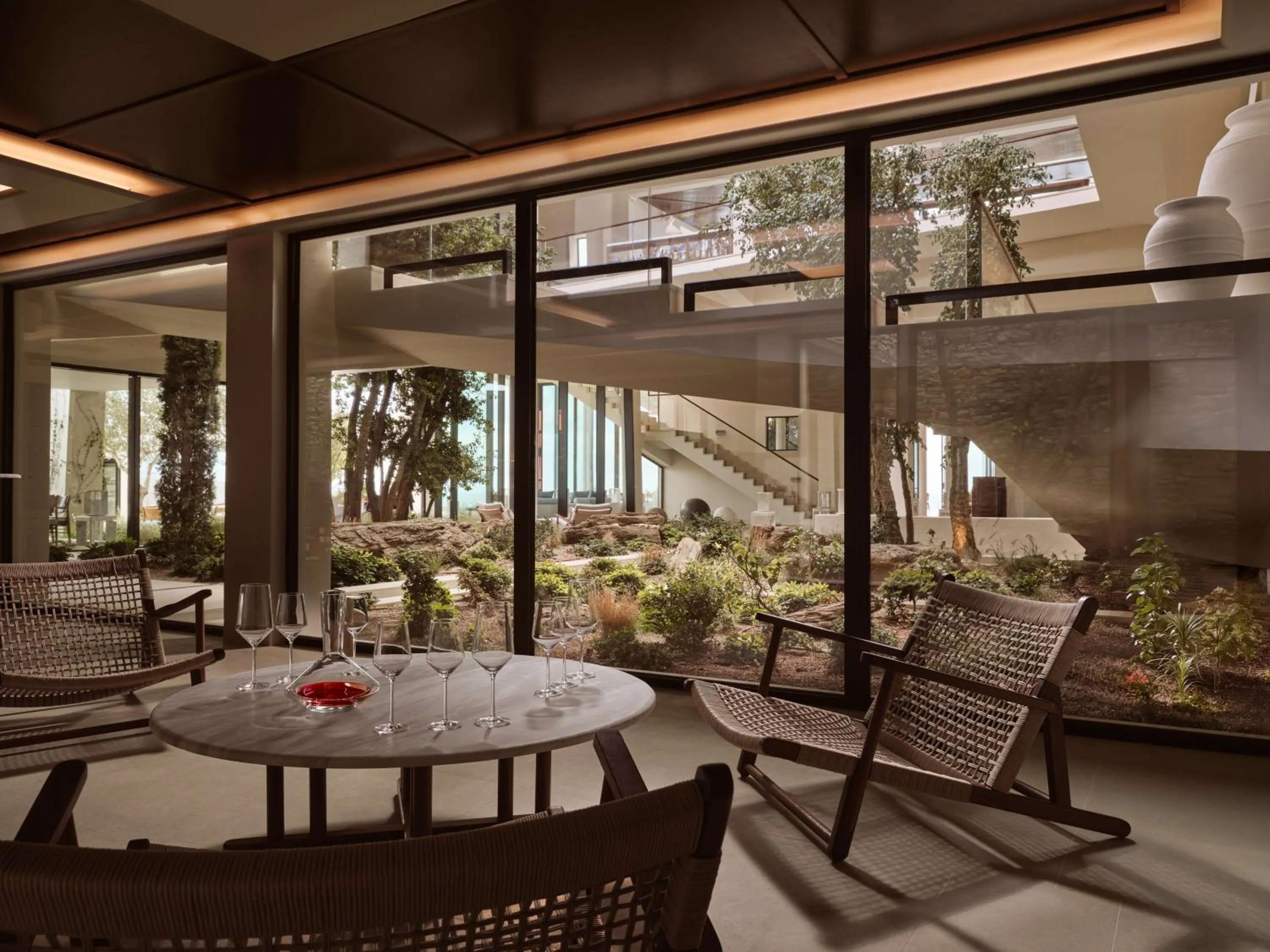 Lounge or bar in One&Only Kéa Island