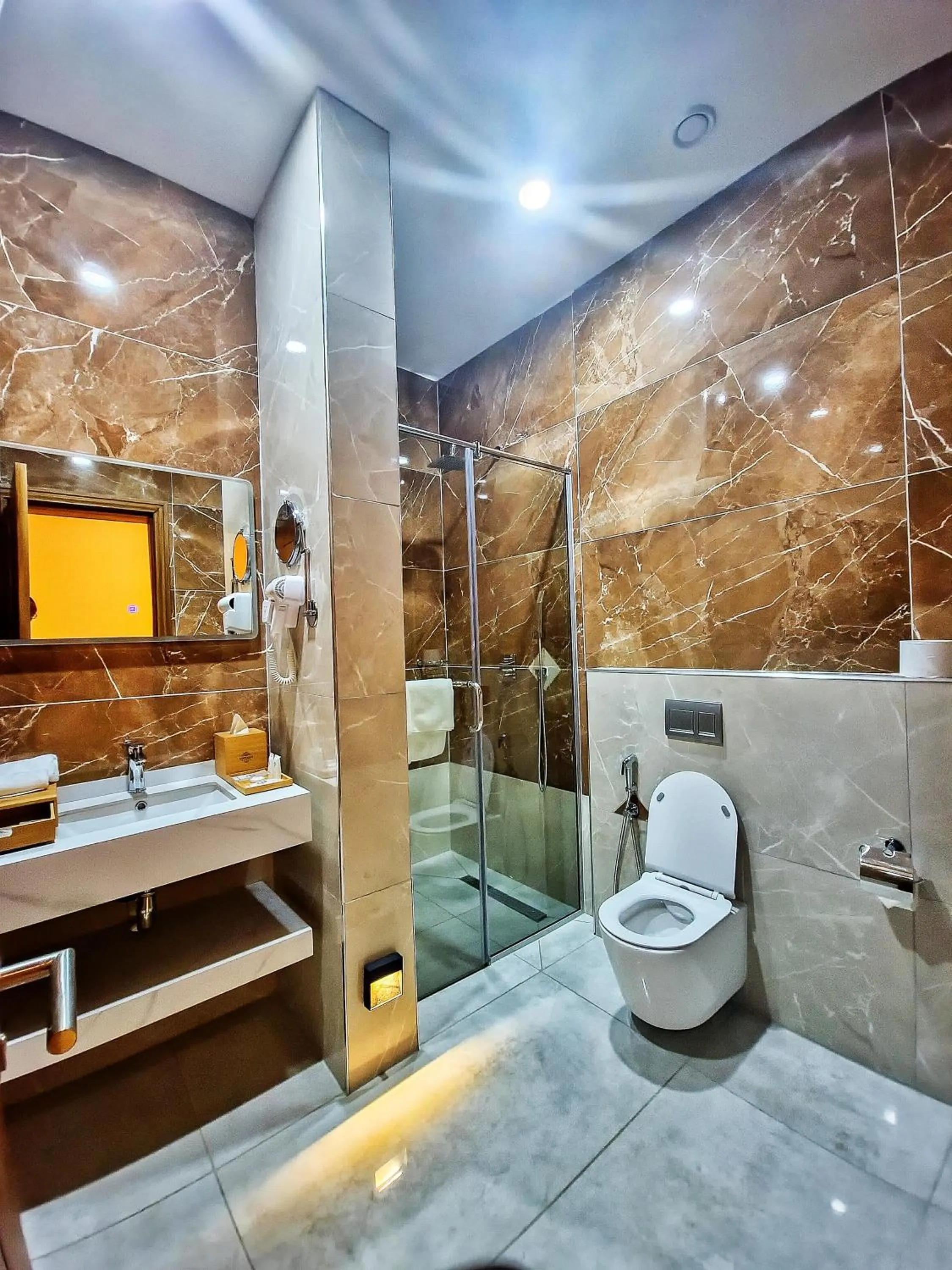 Shower in Vintano Hotel