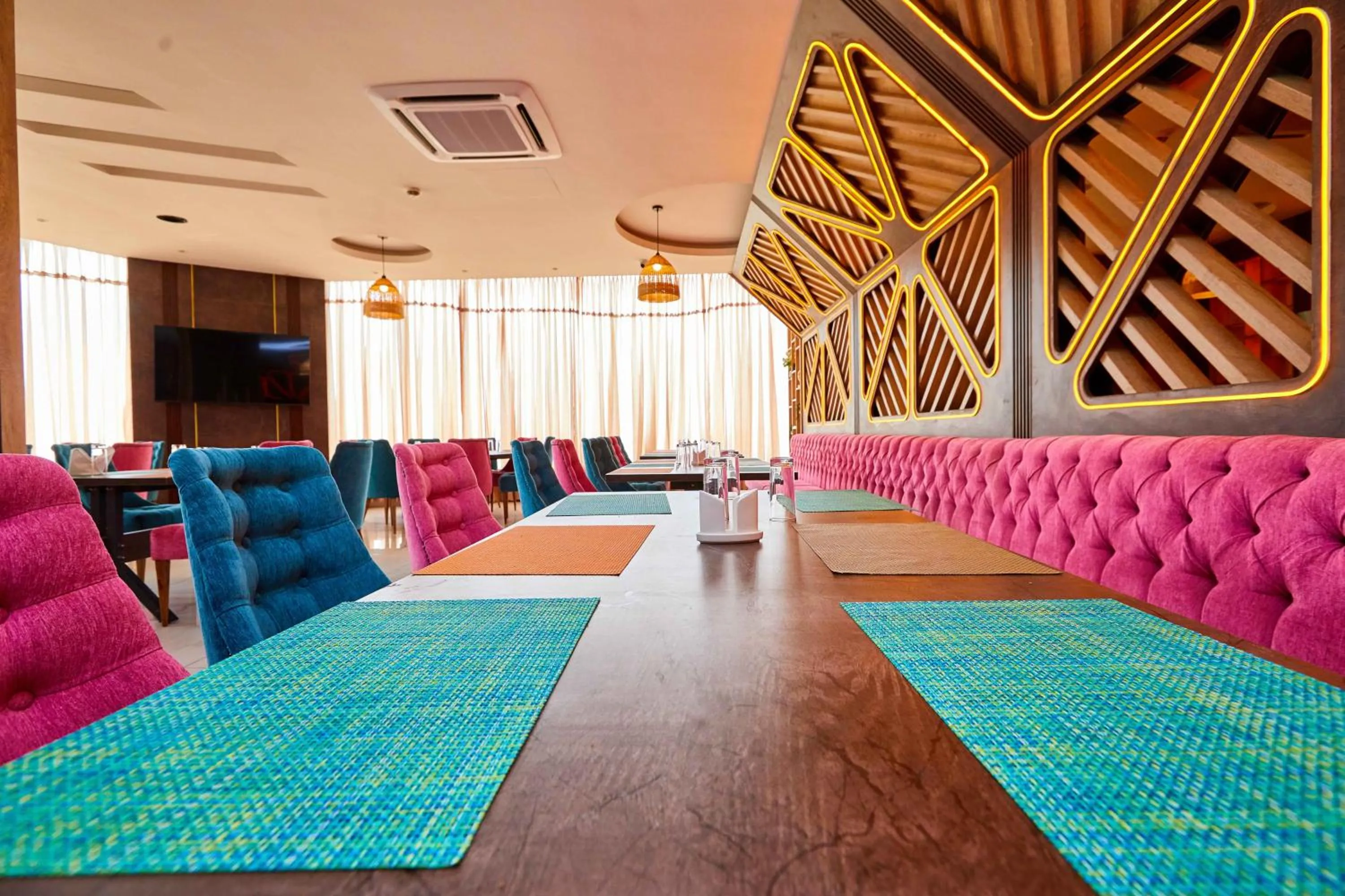 Restaurant/places to eat in Vintano Hotel