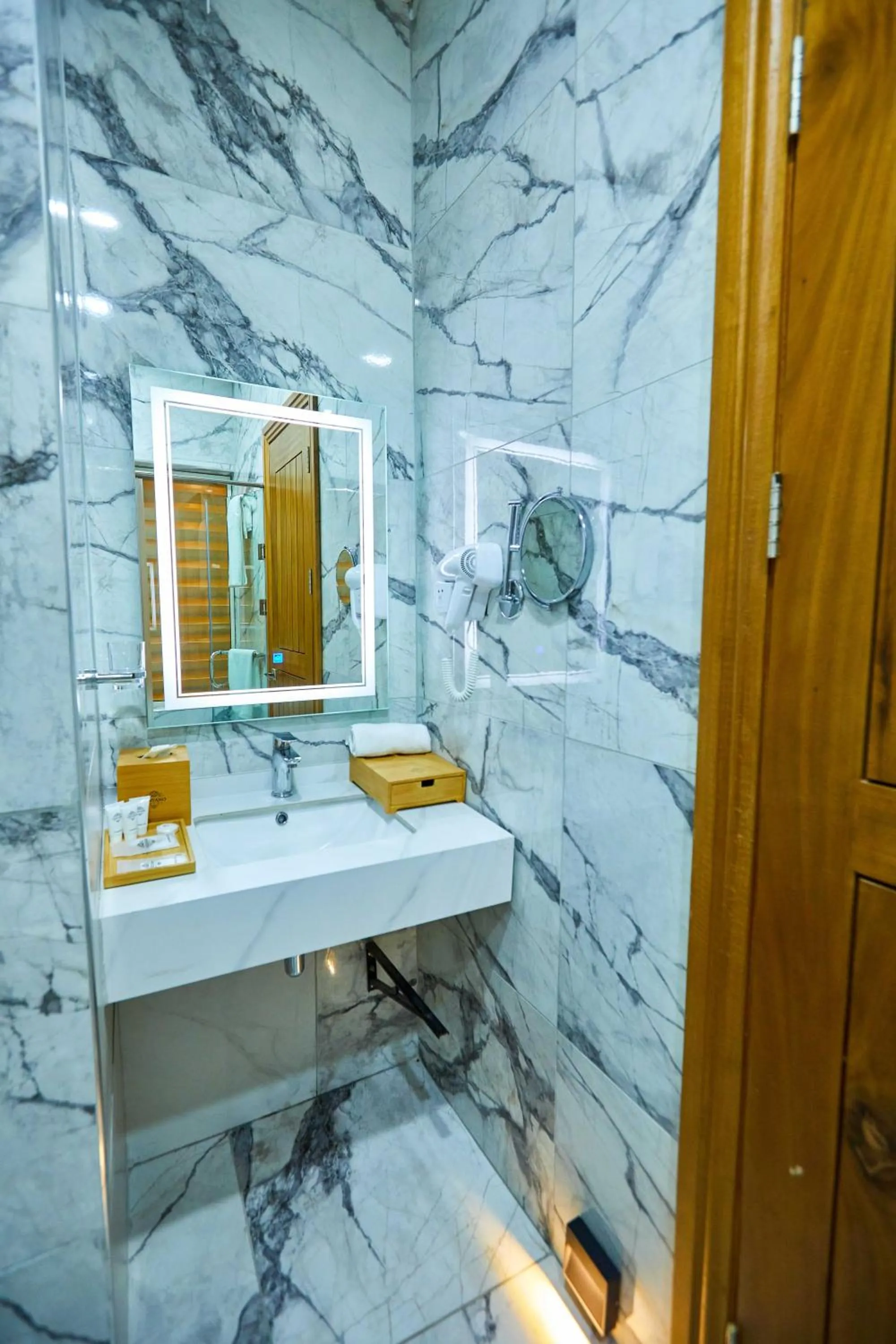 Shower in Vintano Hotel