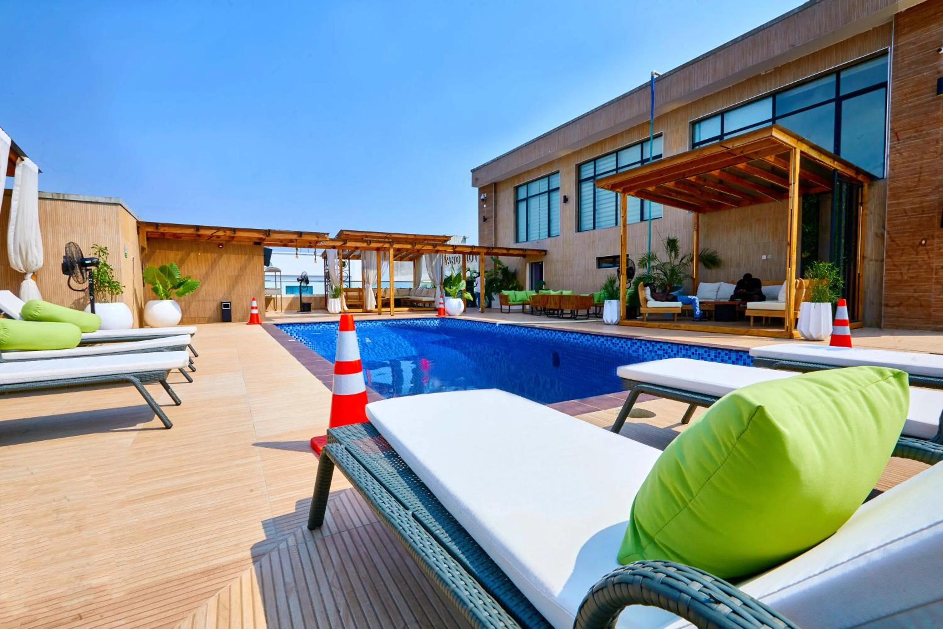 Swimming pool in Vintano Hotel