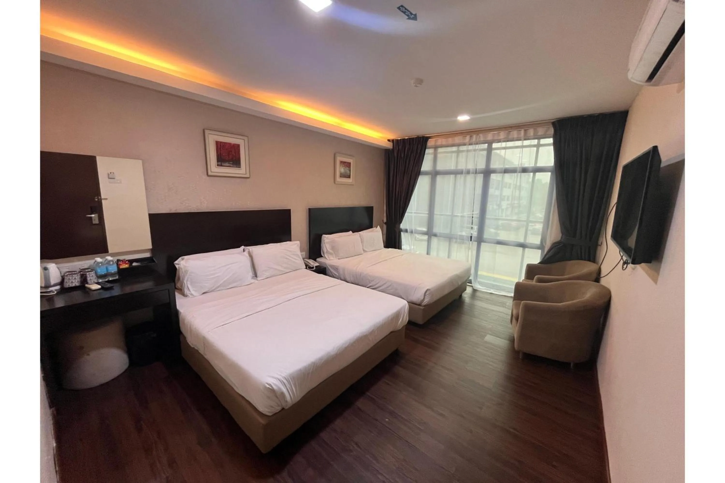 Bedroom, Bed in Grand World Hotel