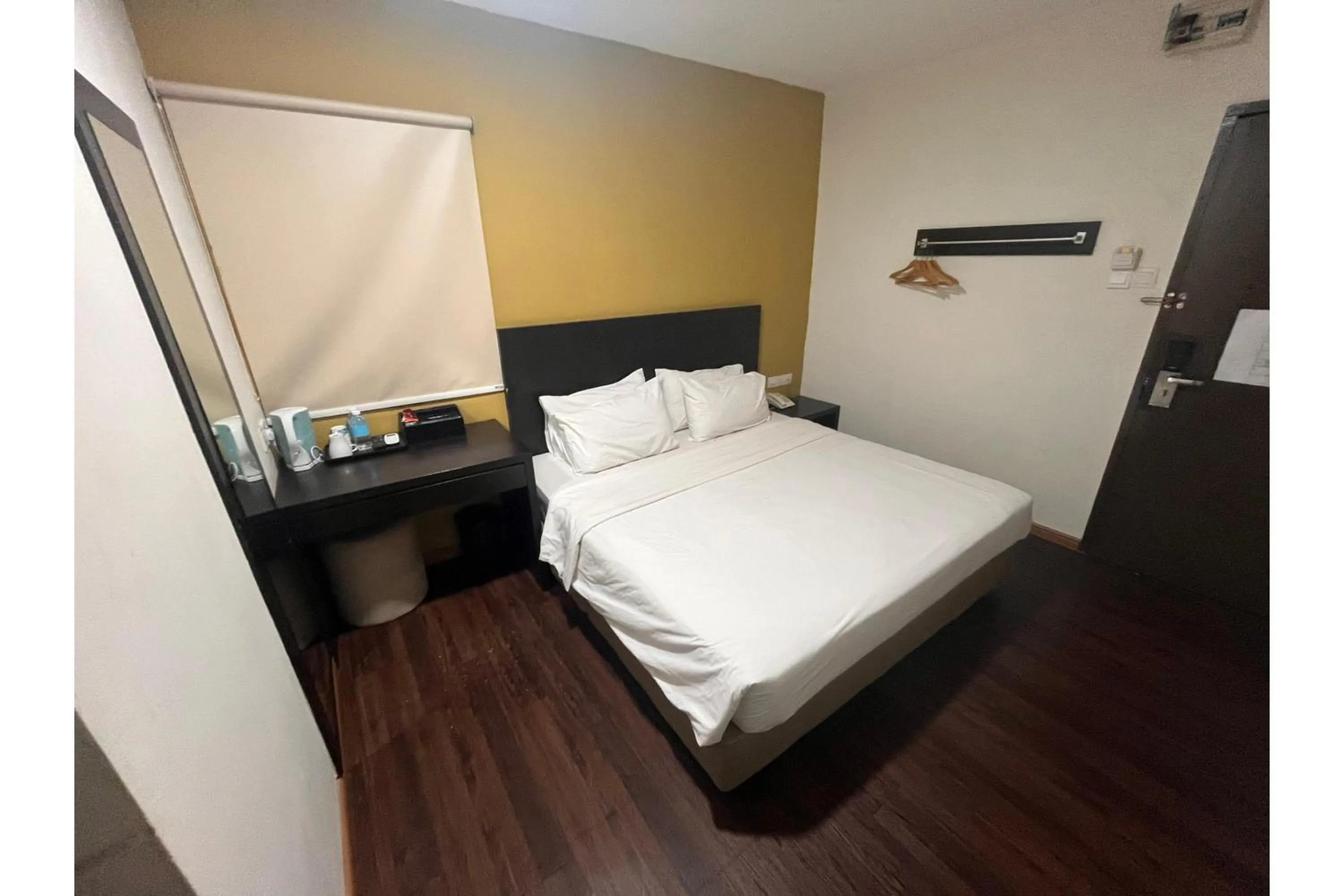 Bedroom, Bed in Grand World Hotel