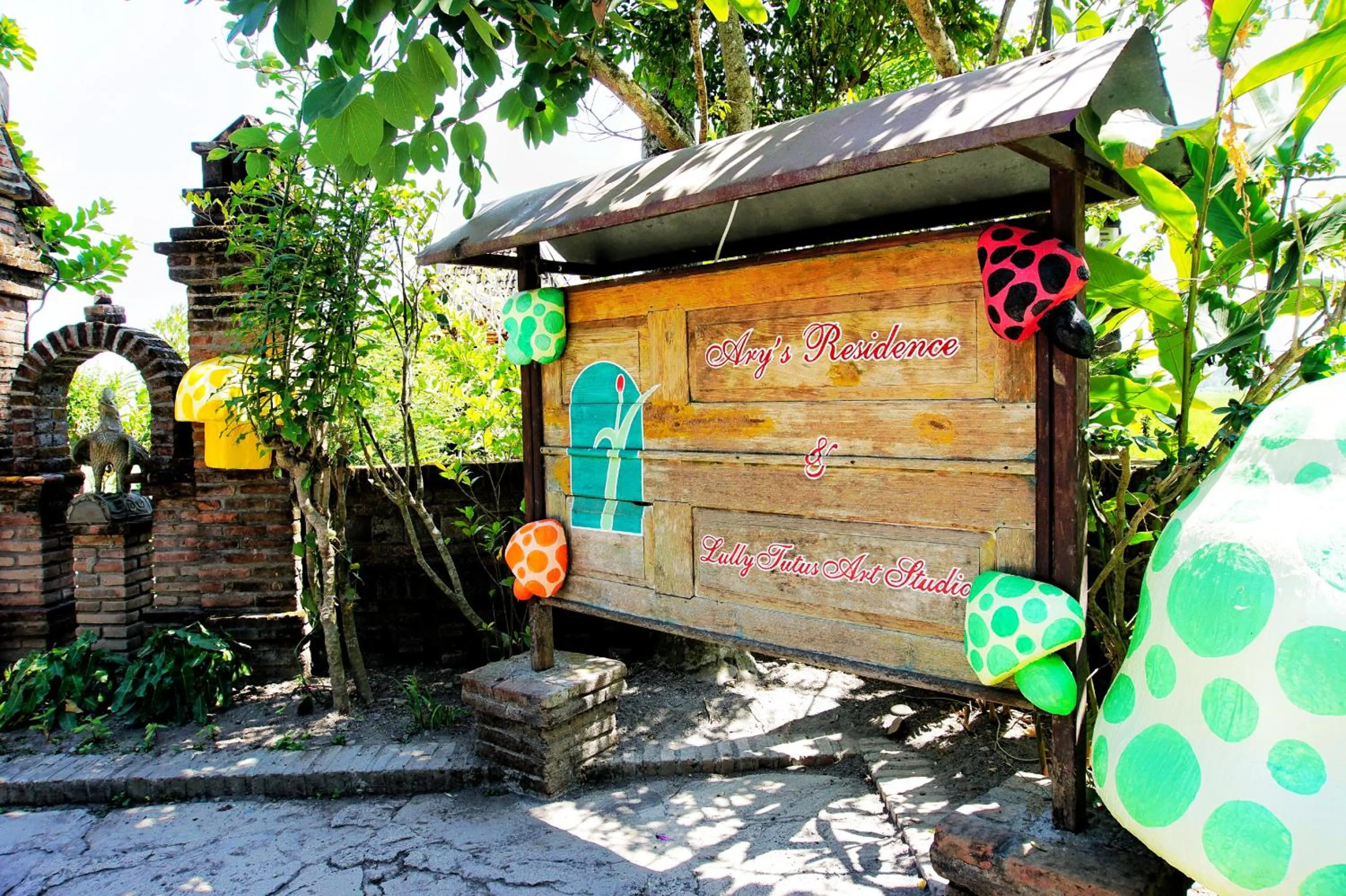 Property building in Ary's Residence powered by Cocotel