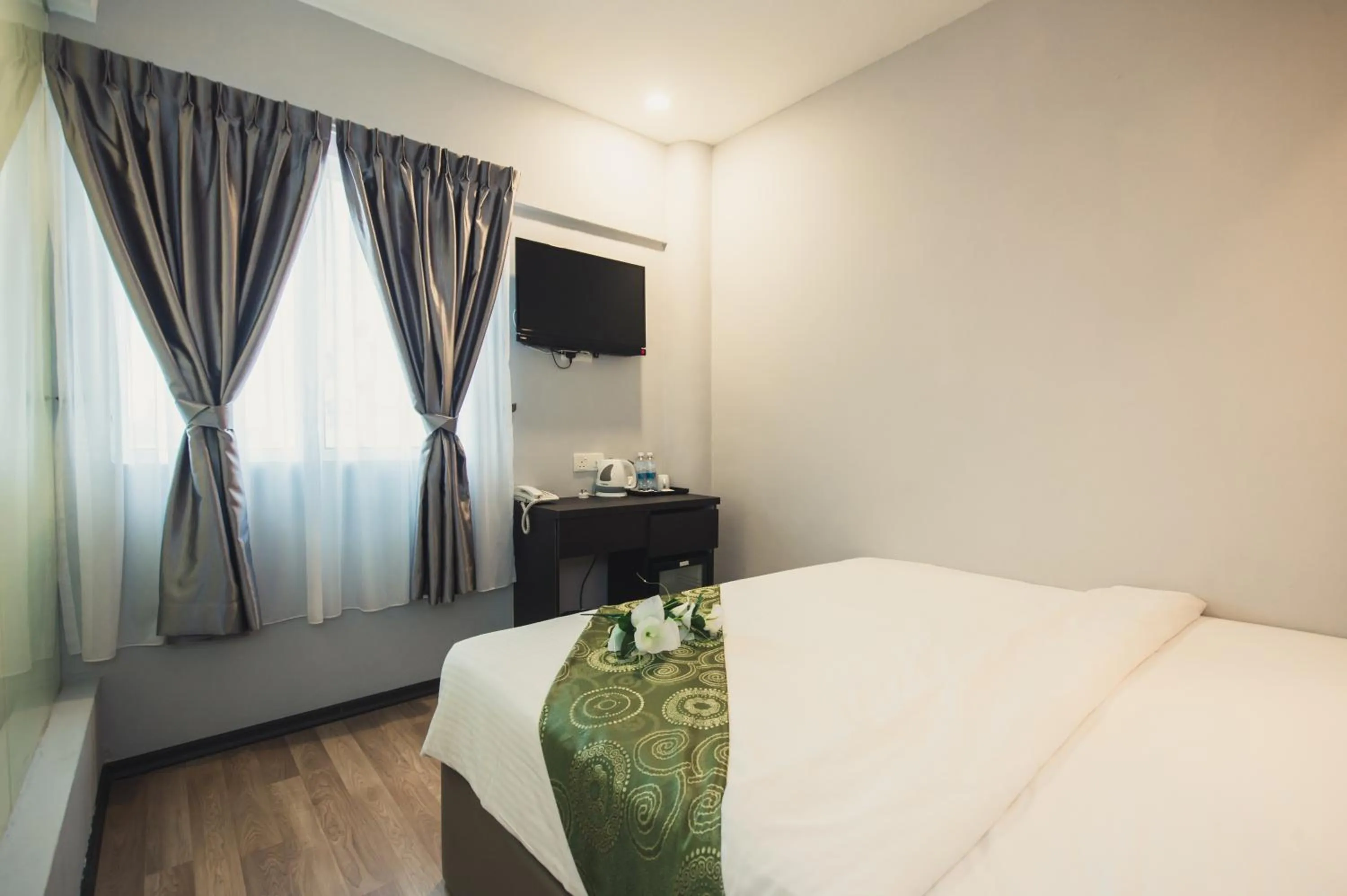 TV and multimedia, Bed in Hotel CIQ @ Wong Ah Fook