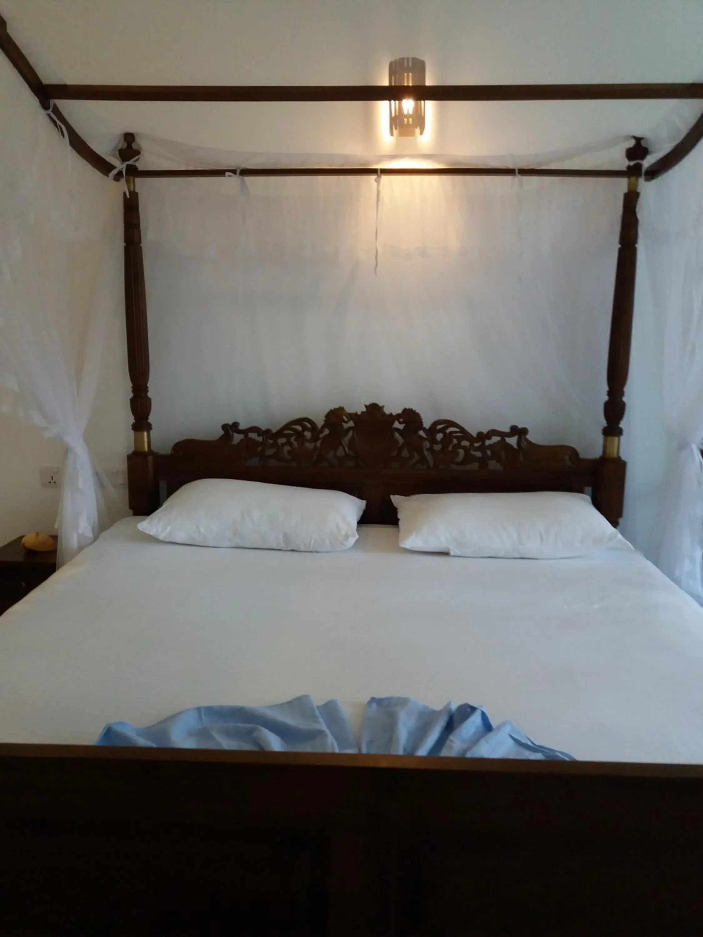 Bedroom, Bed in Peacock Wings Guest