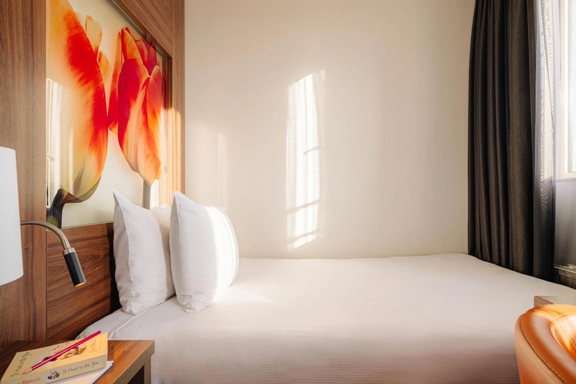 Bedroom, Bed in Eden Hotel Amsterdam