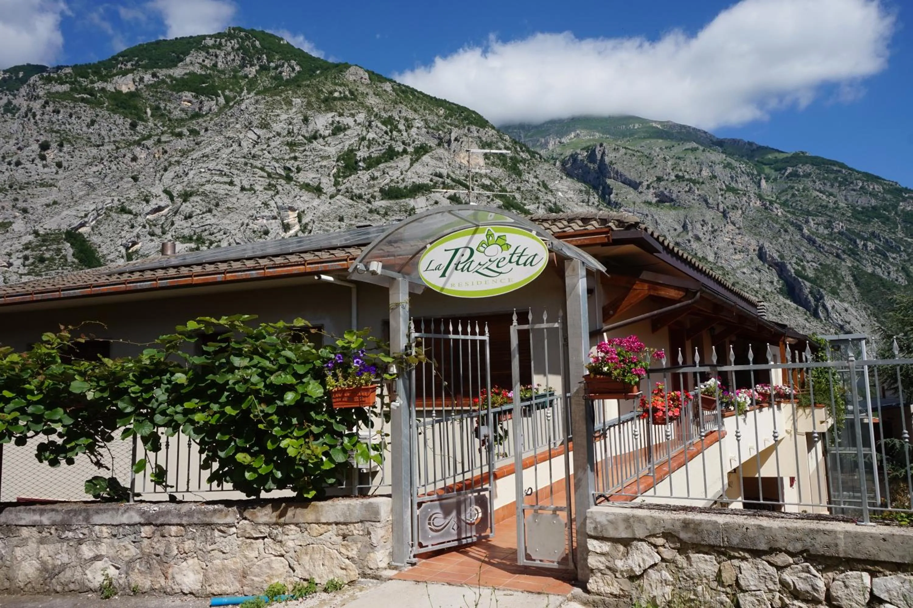 Facade/entrance in Residence La Piazzetta