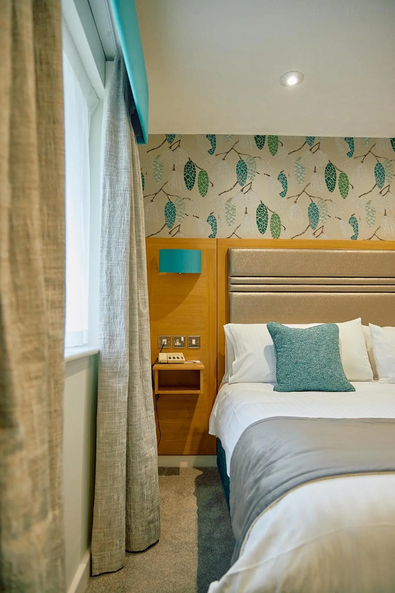 Bedroom, Bed in The Briar Court Hotel