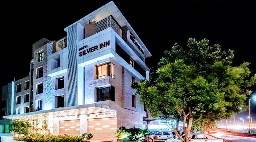 Property building in Hotel Executive Silver Inn