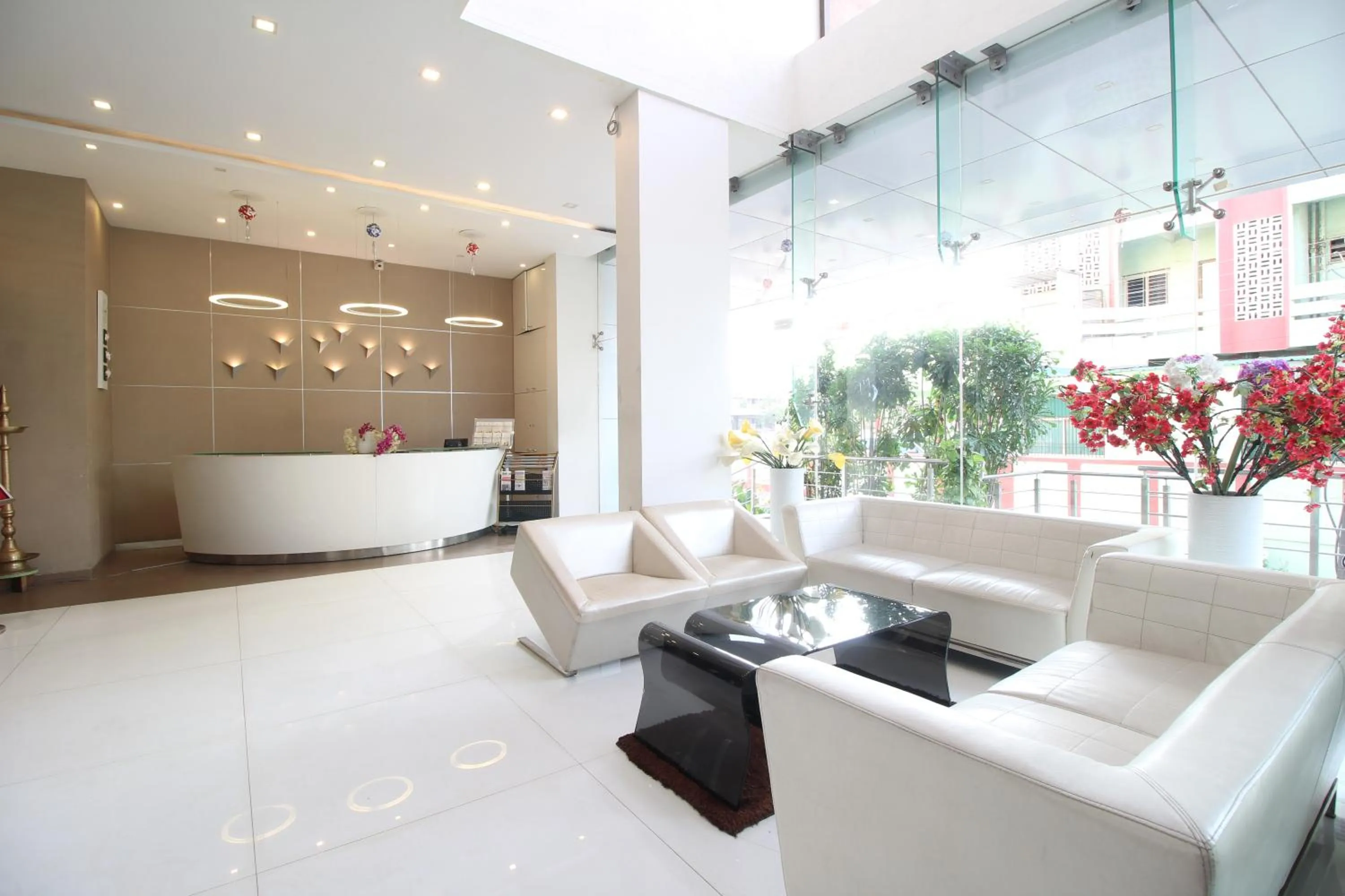 Lobby or reception in Hotel Executive Silver Inn