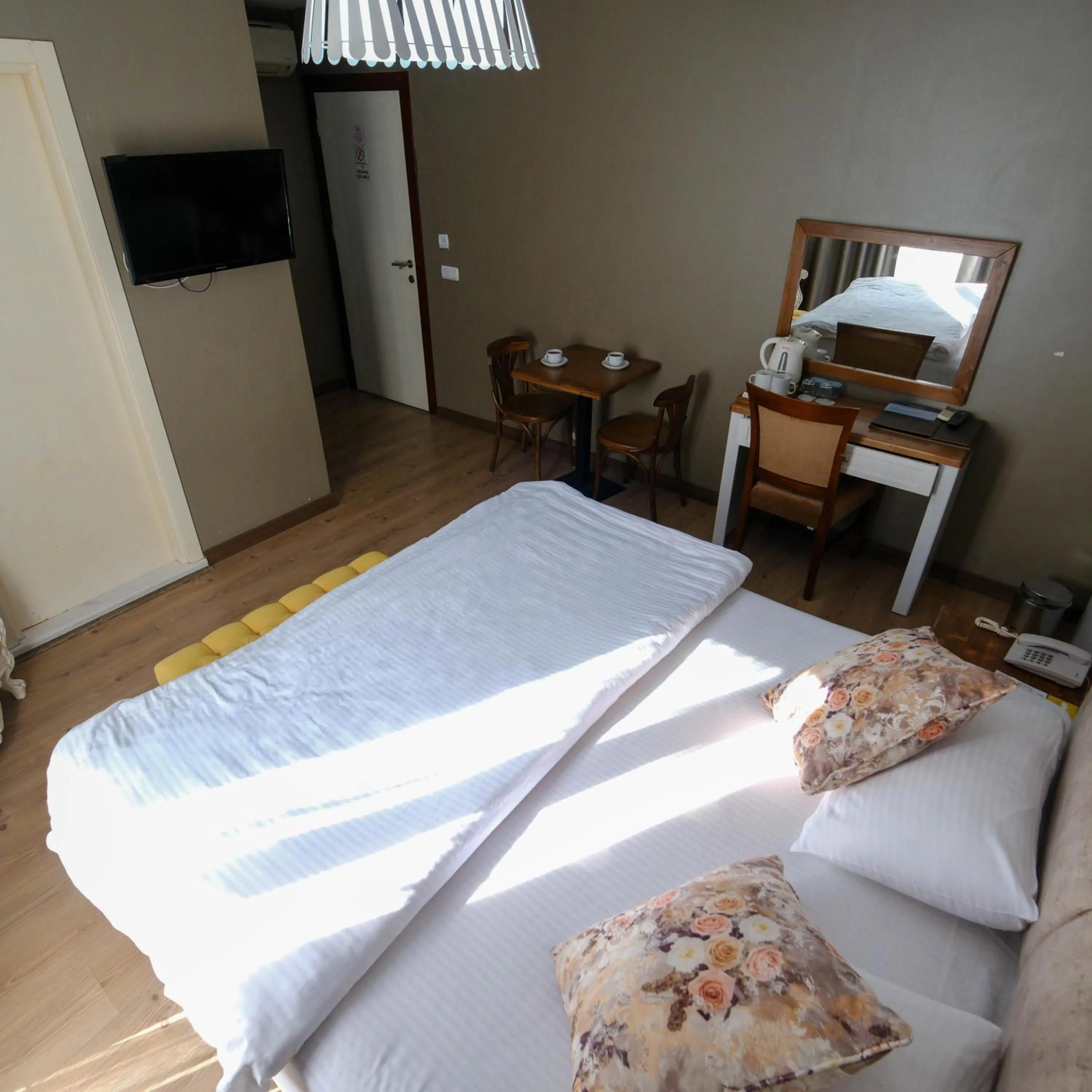 Photo of the whole room, Bed in Adana City Boutique Hotel