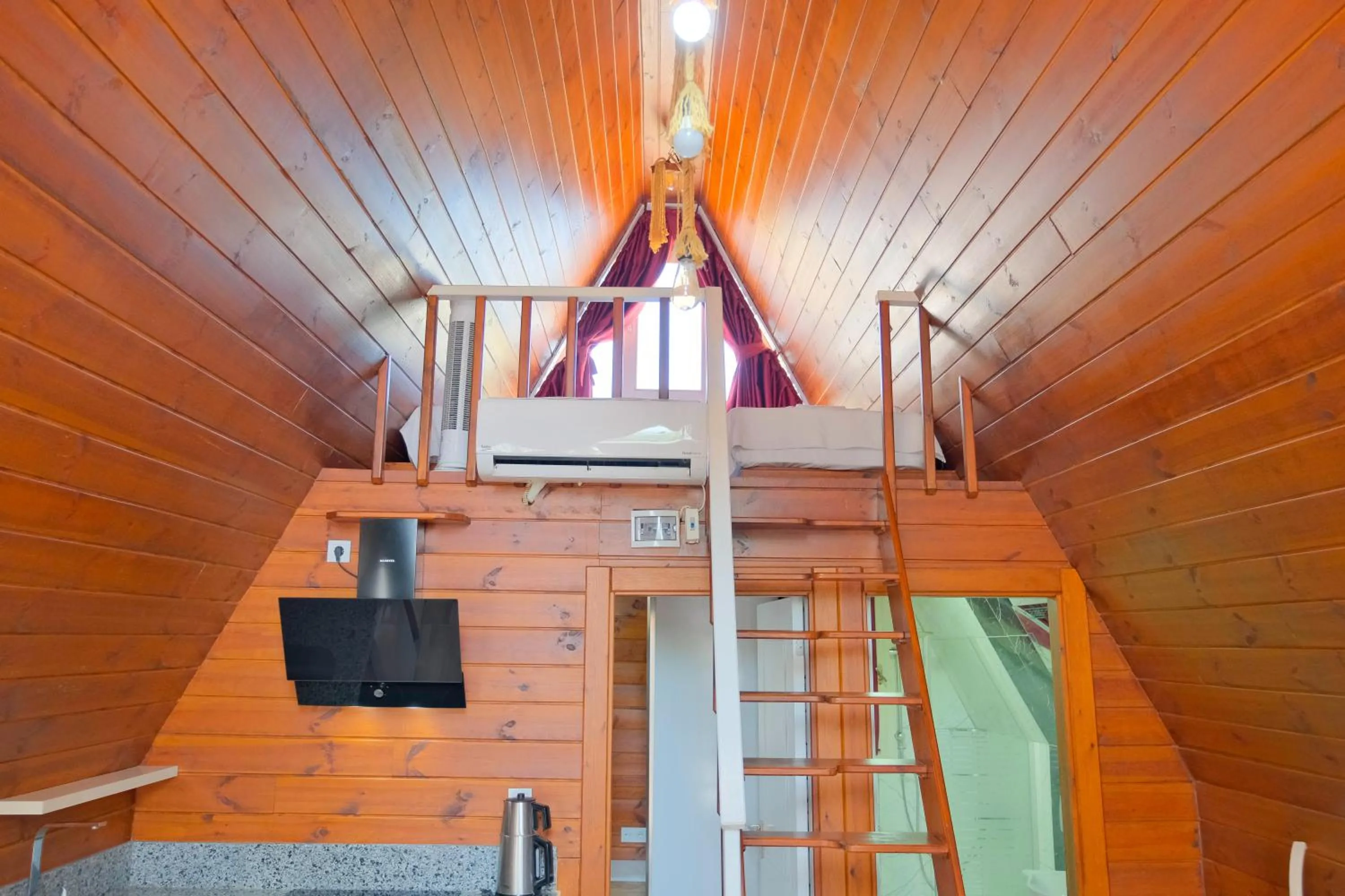 air conditioner in Bu Bungalow Hotel