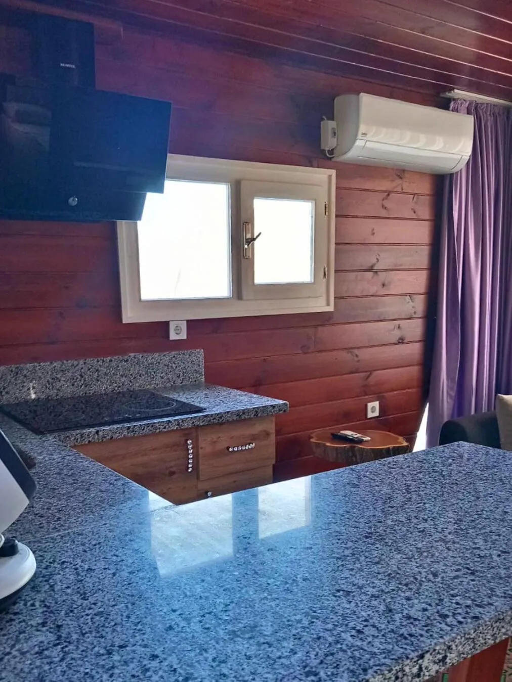 Kitchen or kitchenette in Bu Bungalow Hotel