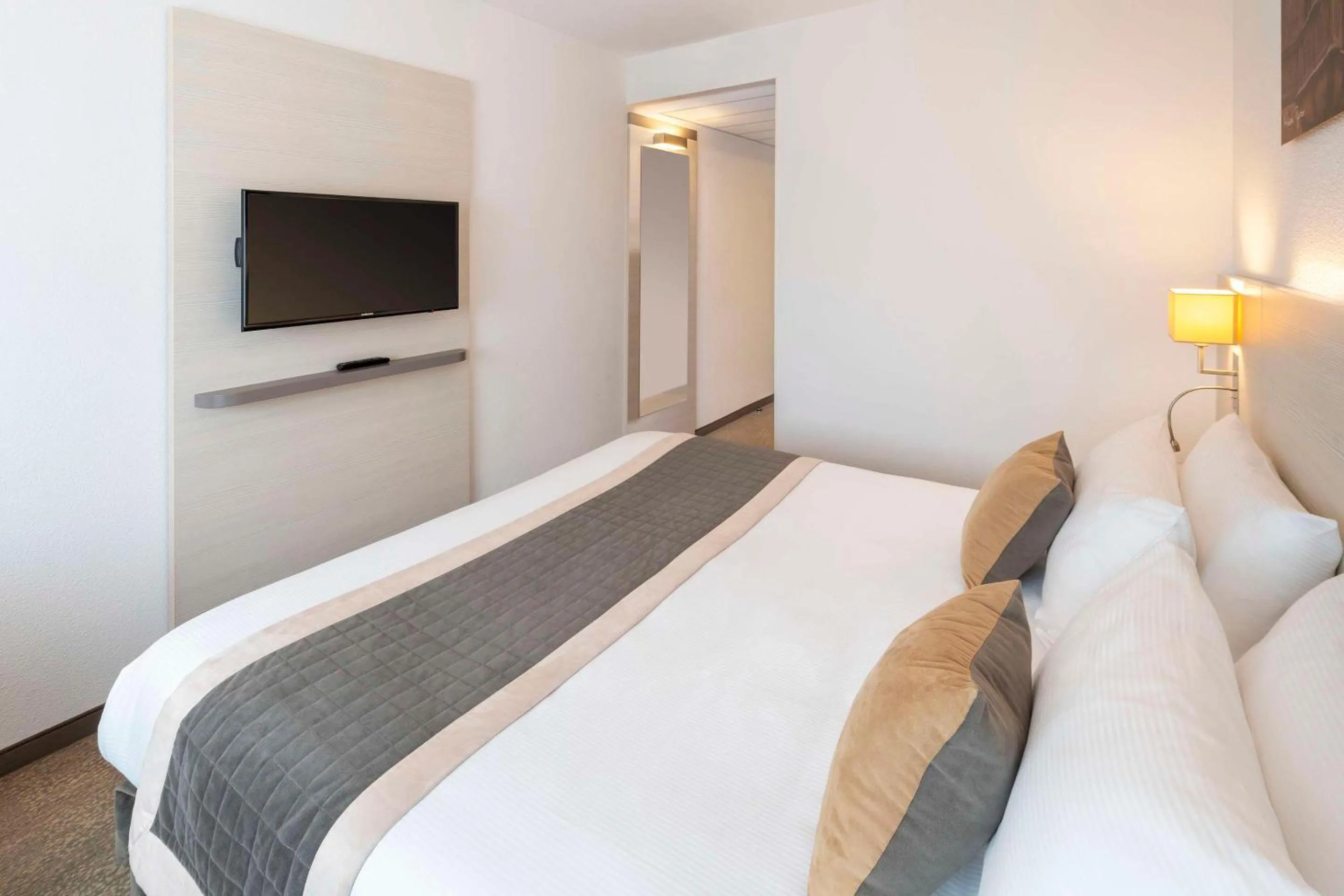 Bedroom, Bed in Best Western Colmar Expo