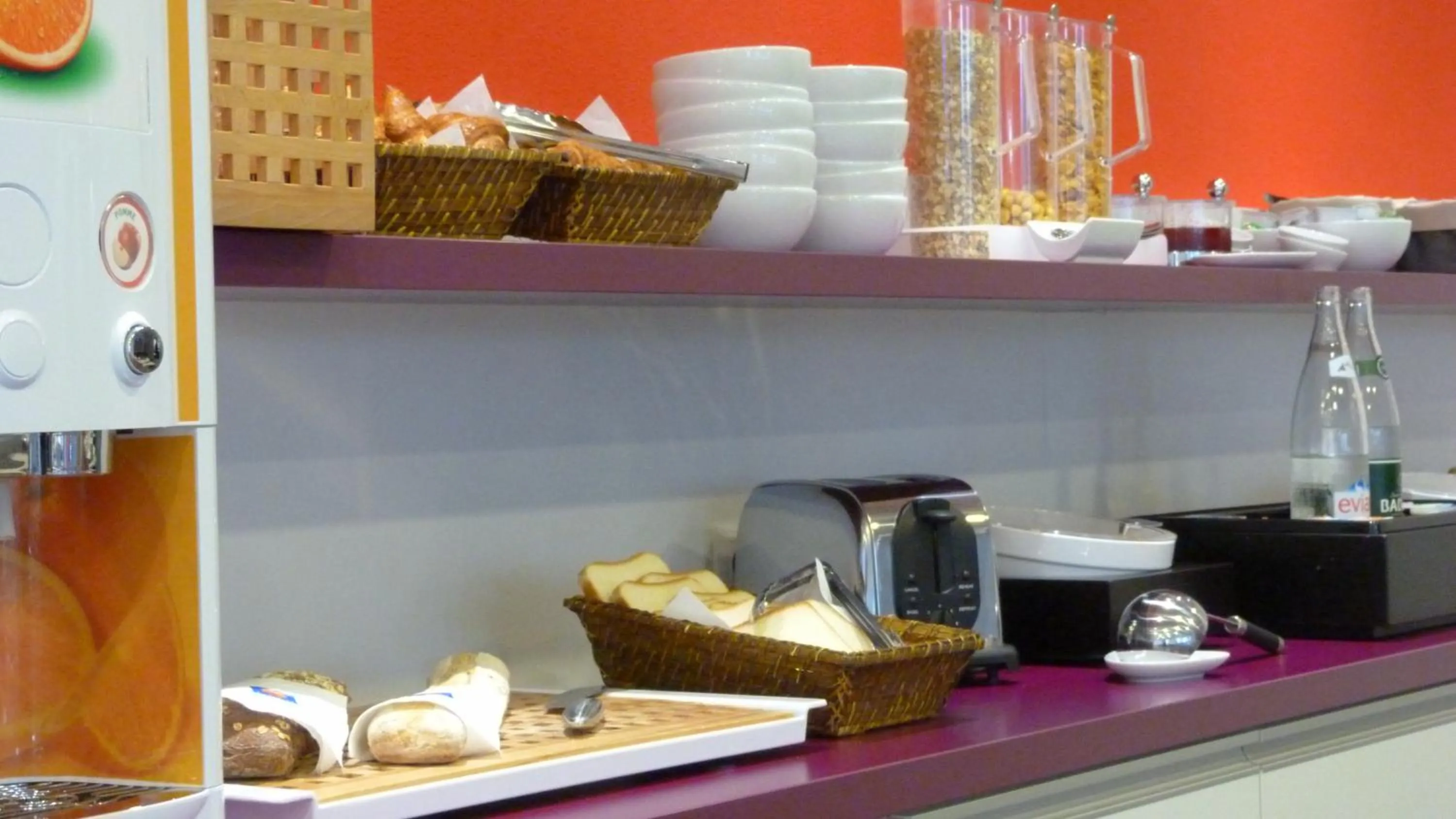 Food and drinks in Best Western Colmar Expo