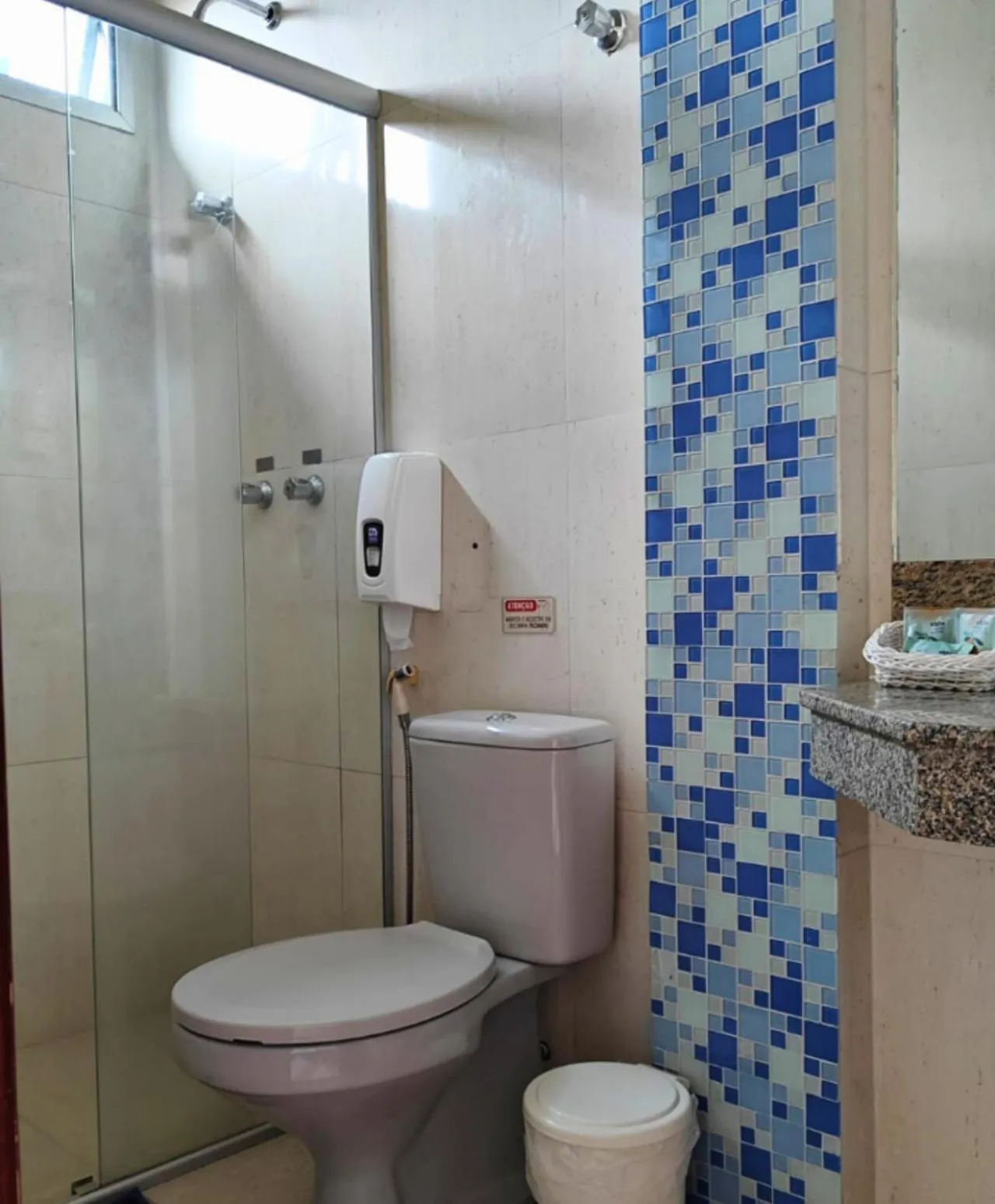 Shower in Hotel Minastur