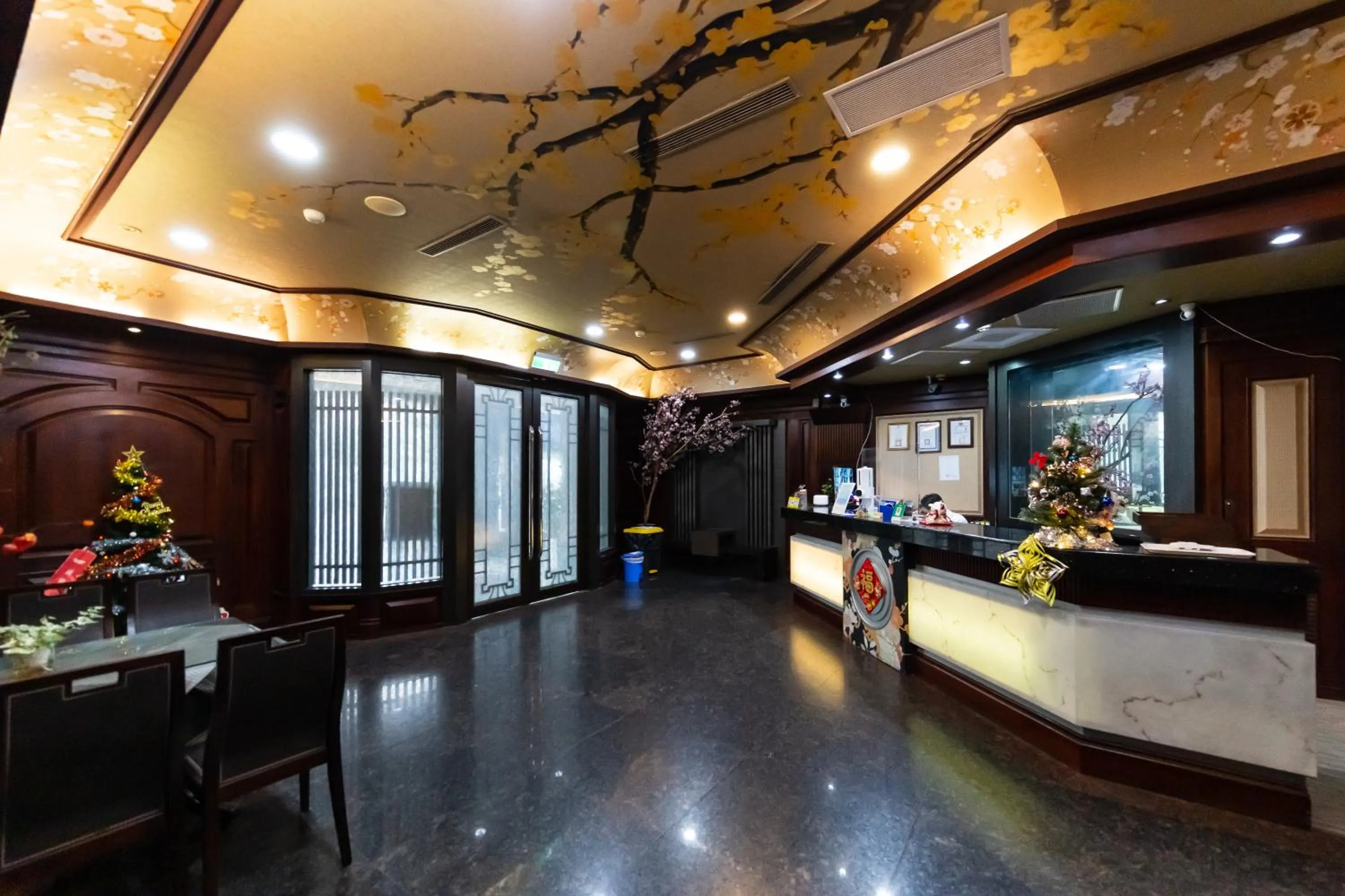 Seating area in I HI Sanduo Travel Hotel