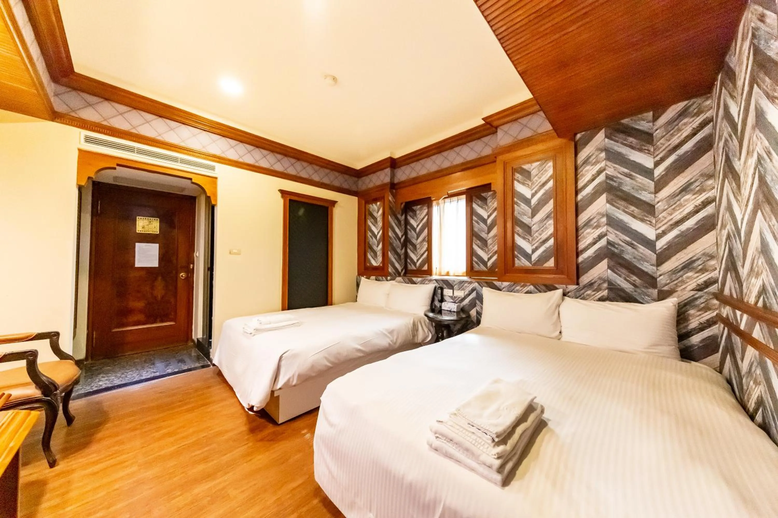 Photo of the whole room, Bed in I HI Sanduo Travel Hotel