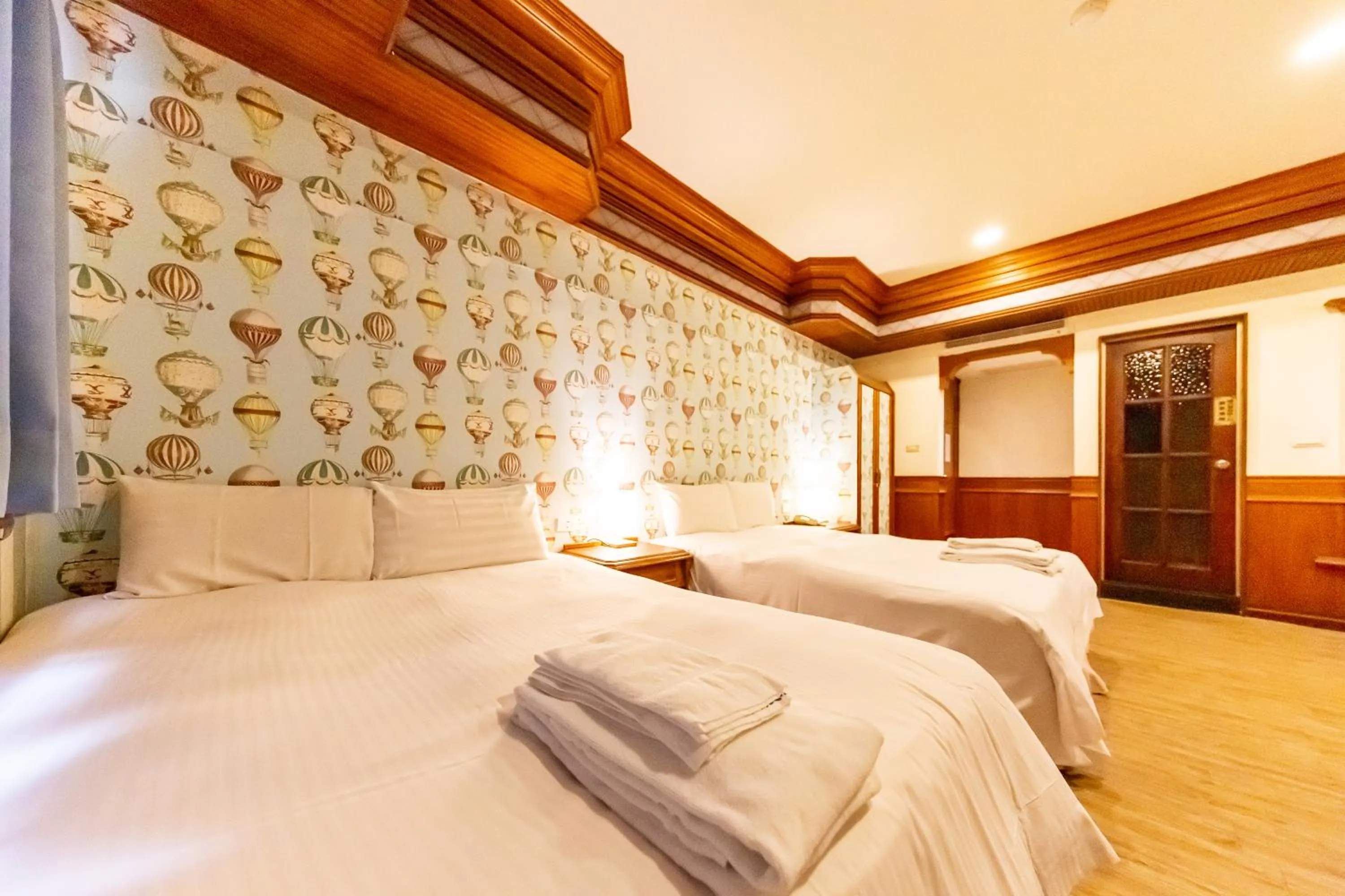 Photo of the whole room, Bed in I HI Sanduo Travel Hotel