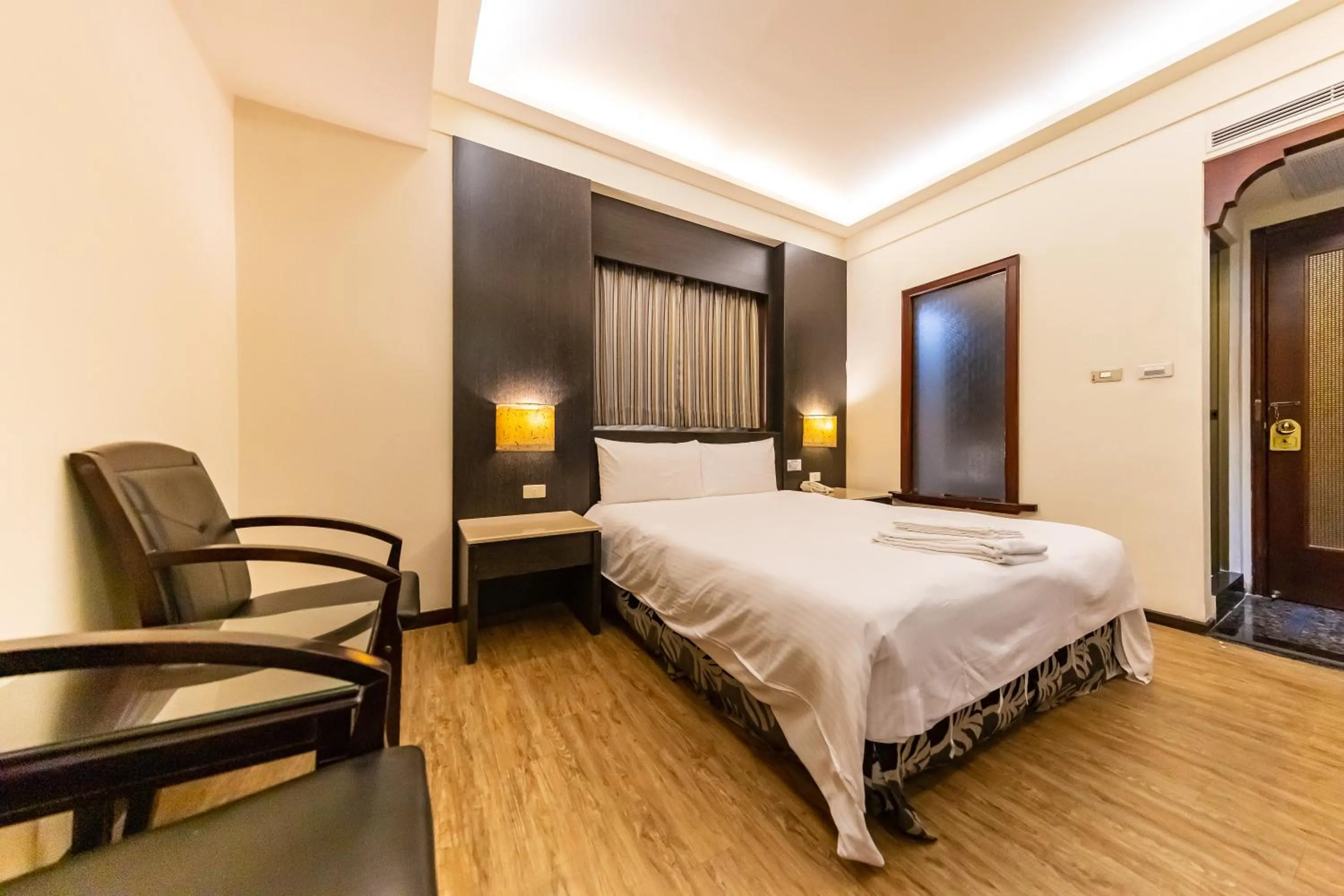 Bedroom, Bed in I HI Sanduo Travel Hotel