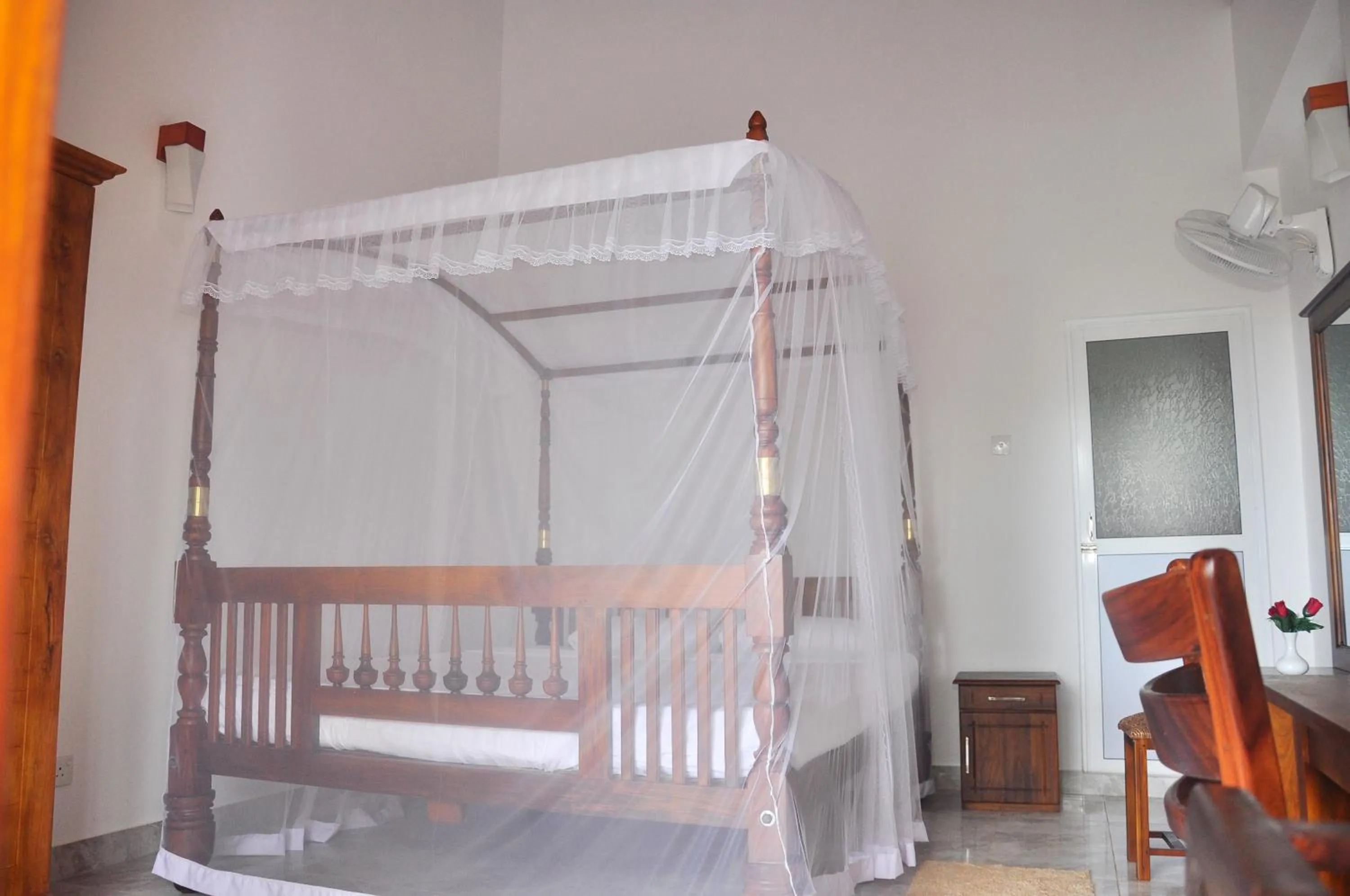 Photo of the whole room, Bed in Supun Villa