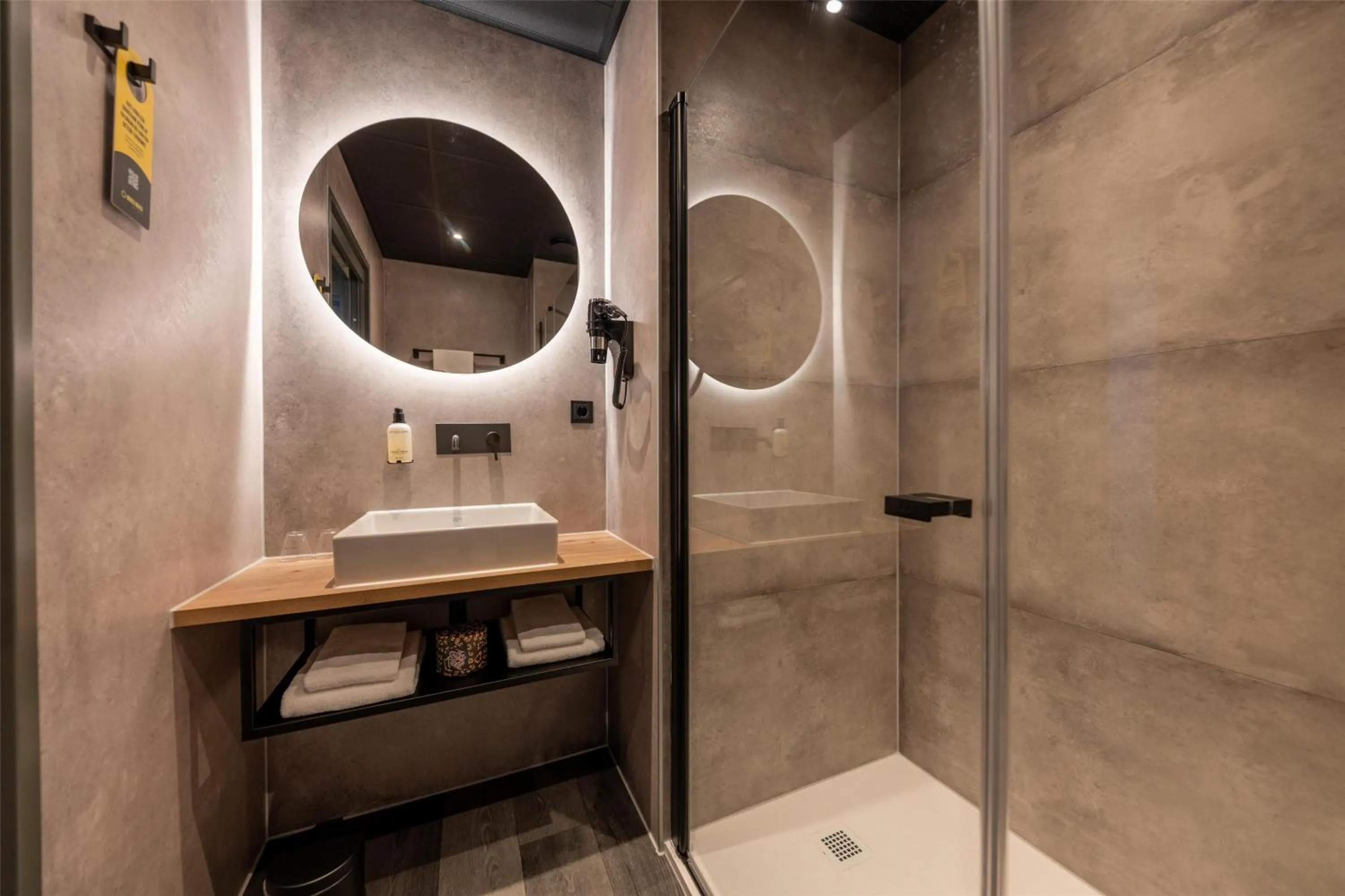 Bathroom in Flonk Hotel Groningen Centre, BW Signature Collection