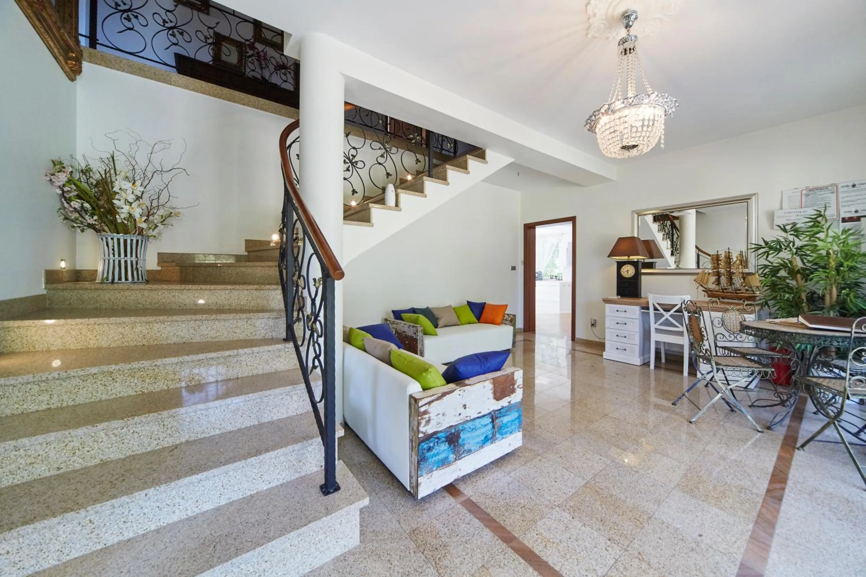 Lobby or reception in Willa Vinci Rozewie