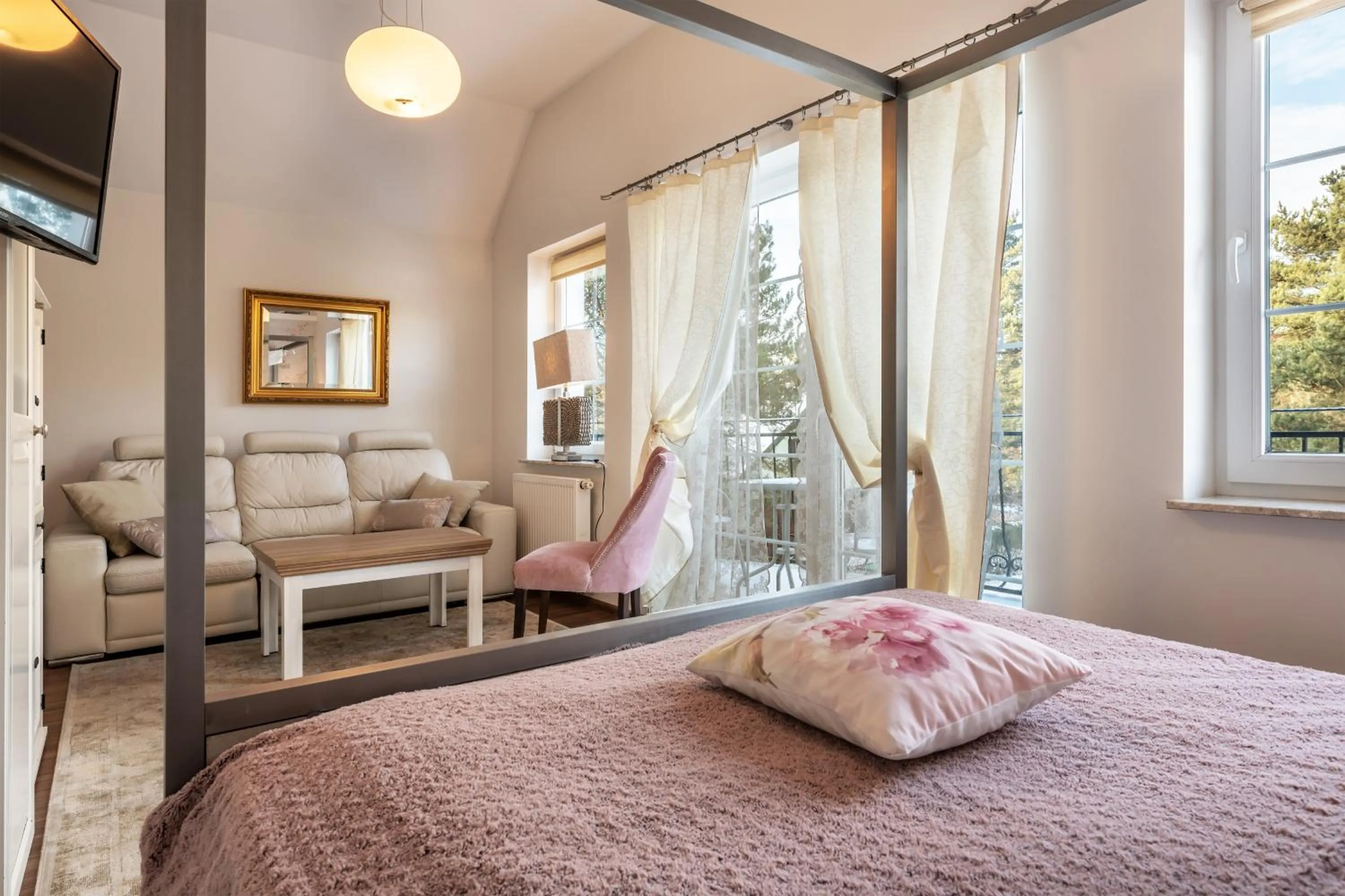 Photo of the whole room, Bed in Willa Vinci Rozewie