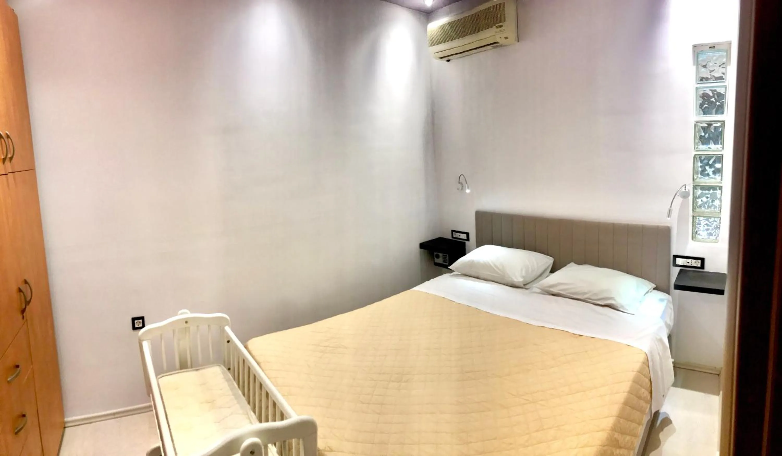 Bed in Atlantis Hotel