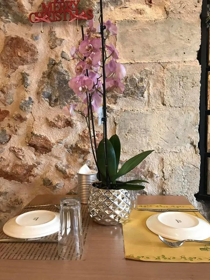 Dining area in Atlantis Hotel