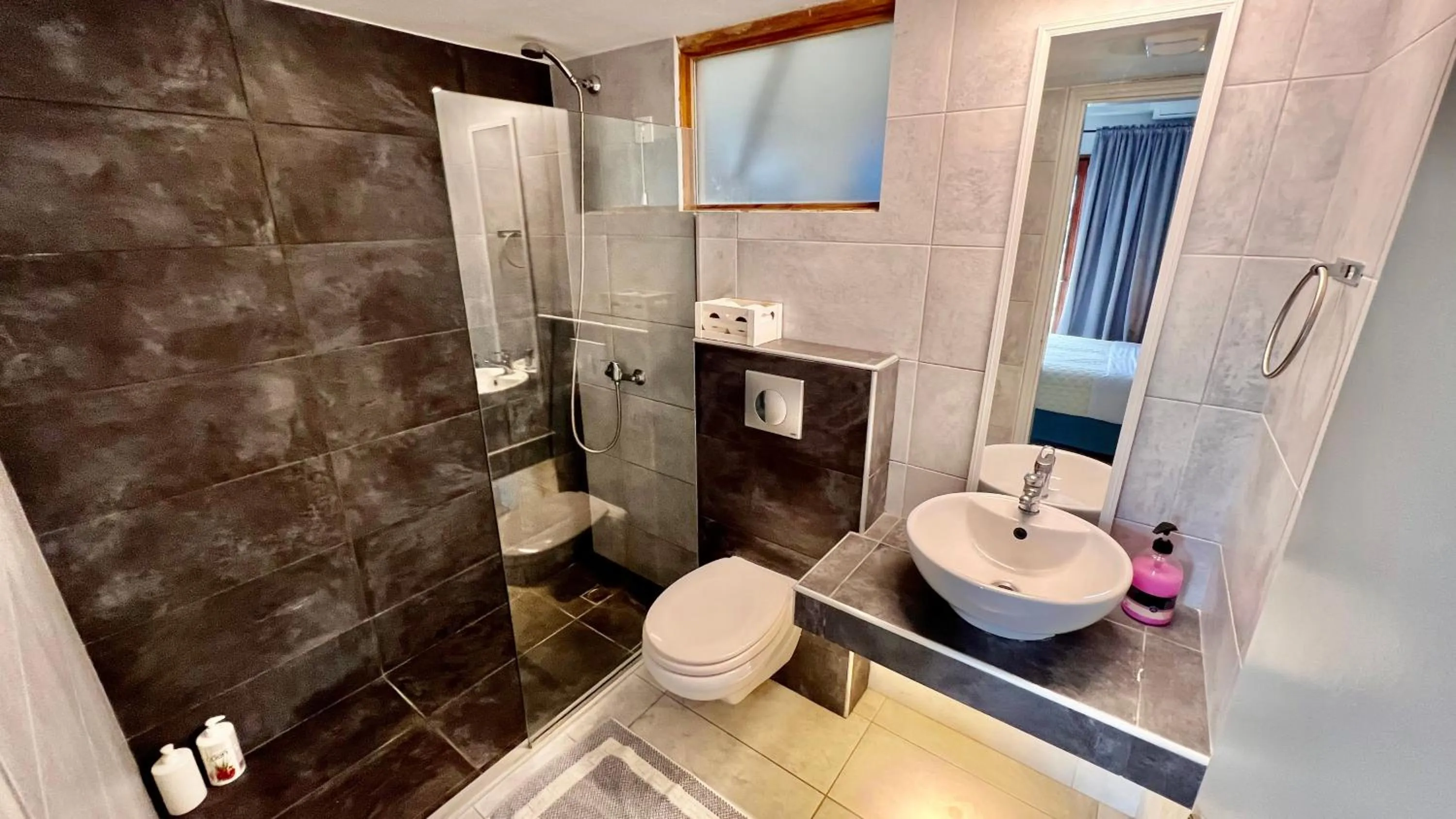 Shower in Atlantis Hotel