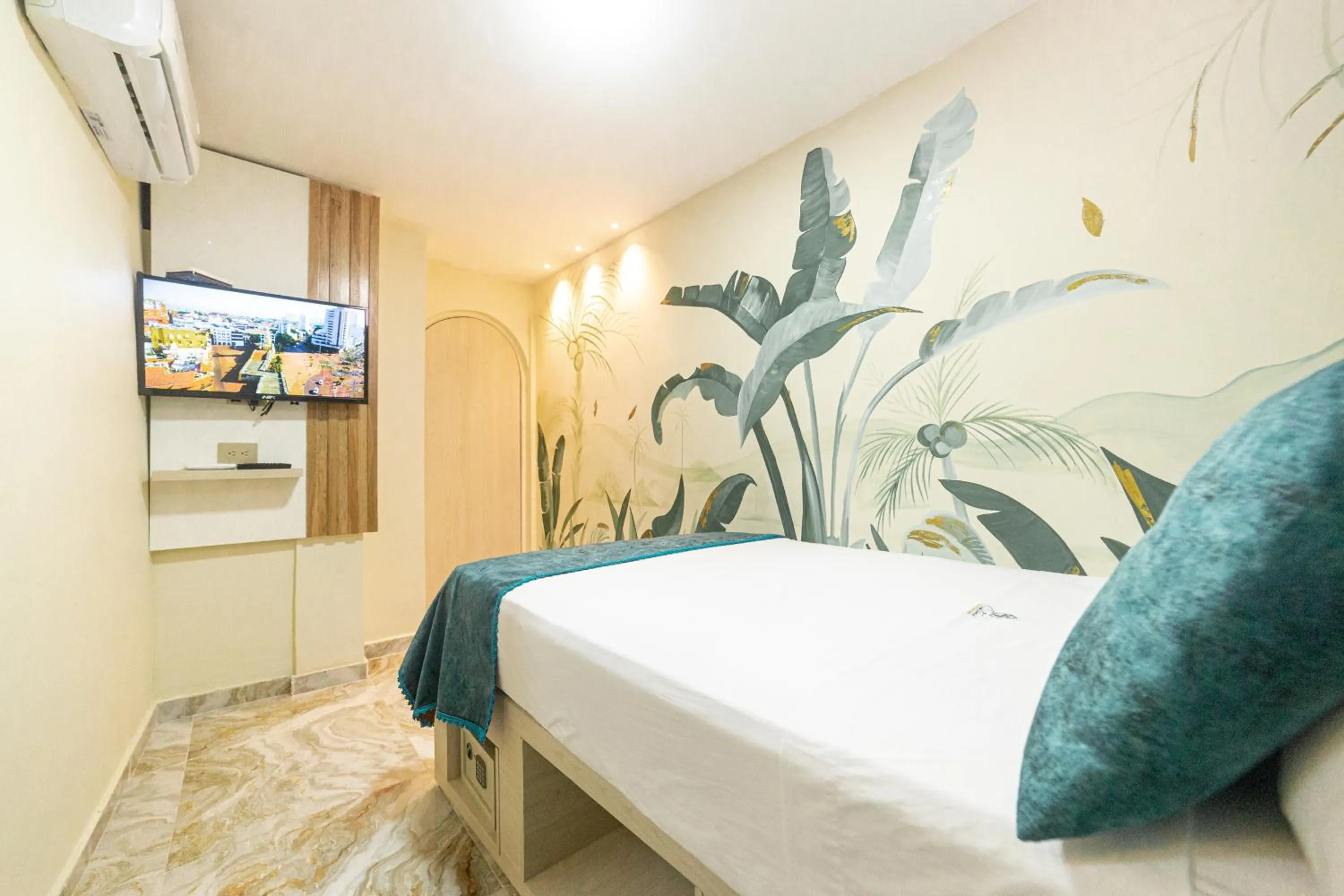 TV and multimedia in Hotel Sublime